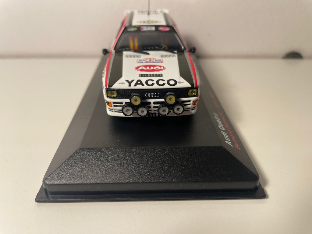 Audi Quattro Branco, Vermelho e Preto Número 2 - Rally Lyon - Charbonnières 1984