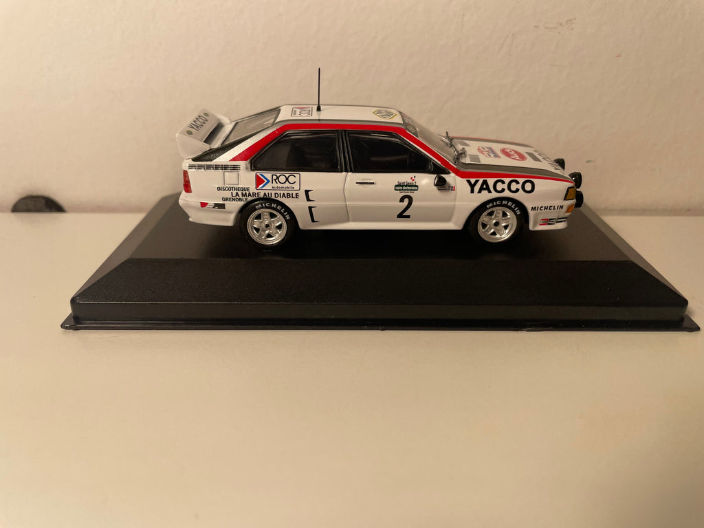 Audi Quattro Branco, Vermelho e Preto Número 2 - Rally Lyon - Charbonnières 1984