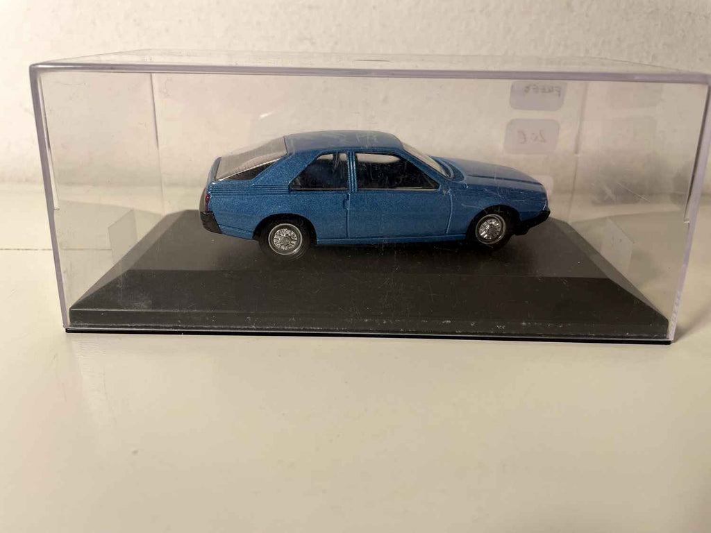 Renault Fuego blu del 1980