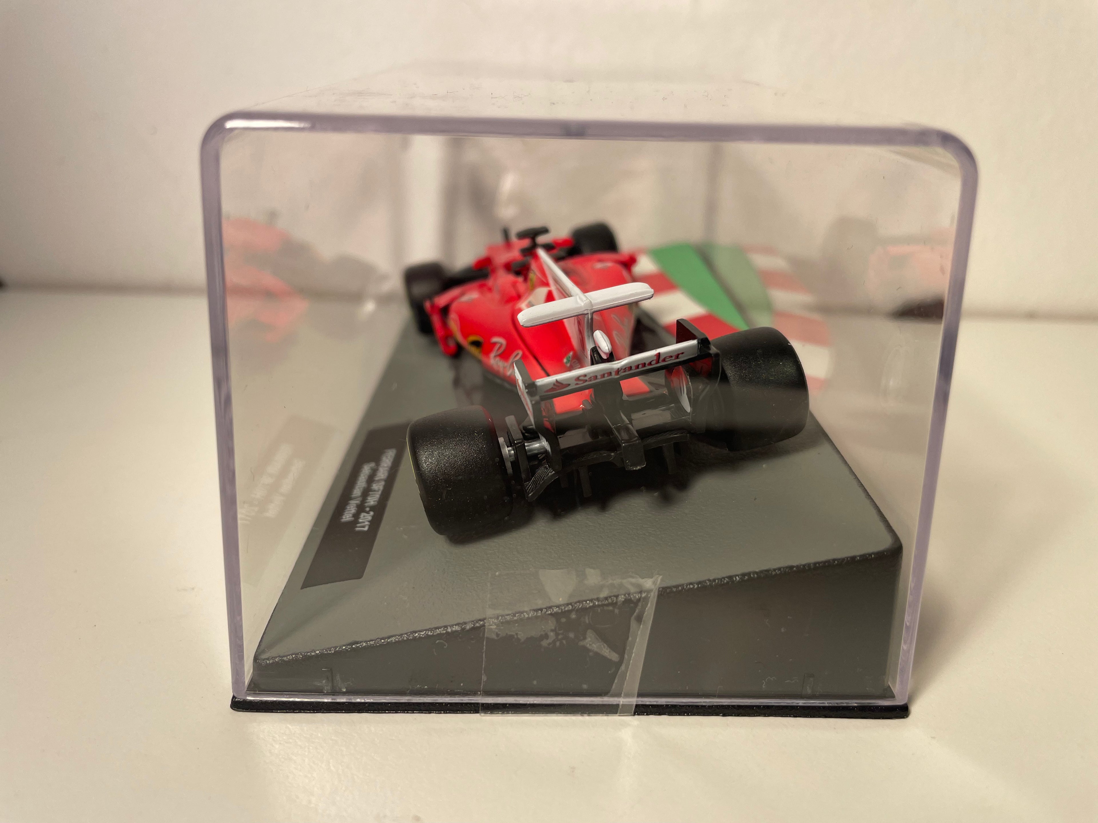 Ferrari SF70H Vermelho Número 5 - Fórmula 1 (Sebastian Vettel)