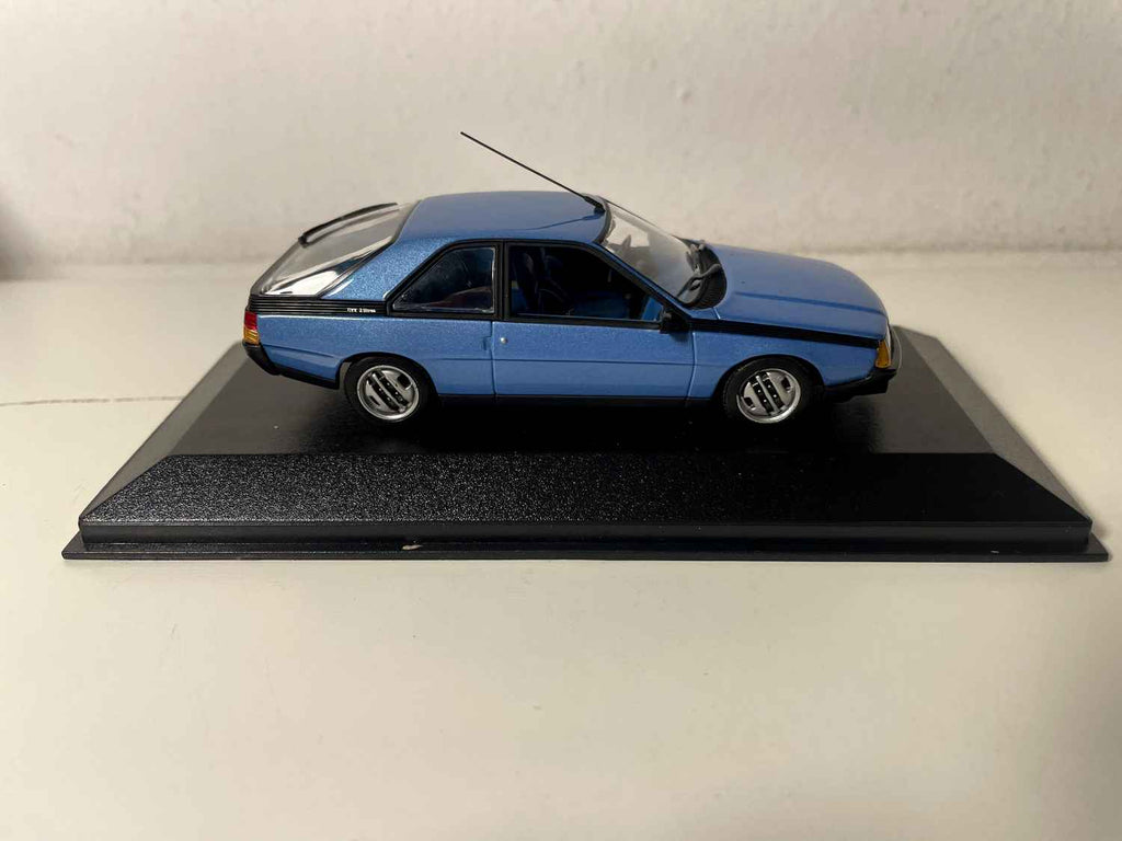 Renault Fuego blo cobalt - MINICHAMPS
