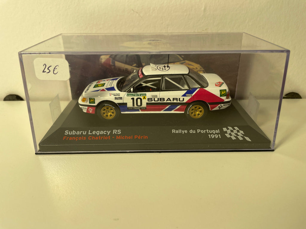 Subaru Legacy RS blanche, bleue et rouge numéro 10 - Rallye du Portugal 1991
