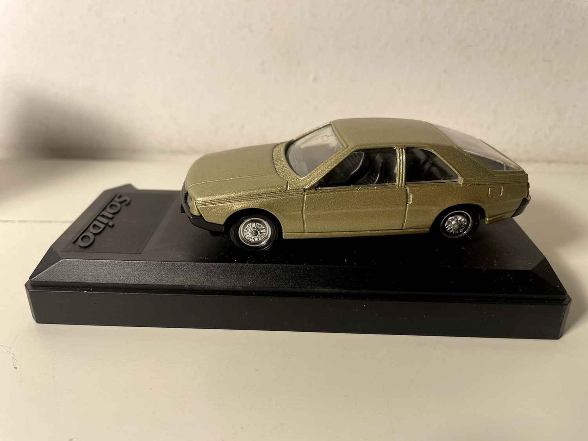 Renault Fuego olivgréng? - Solido