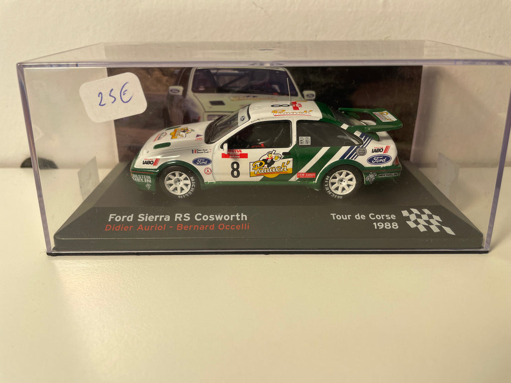Ford Sierra RS Cosworth biała i zielona numer 8 - Tour de Corse 1988