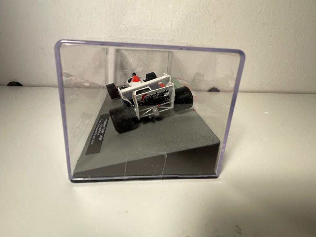 Toleman TG184 niebieska i biała numer 19 - Formuła 1 z 1984 roku Grand Prix Portugalii (Ayrton Senna)