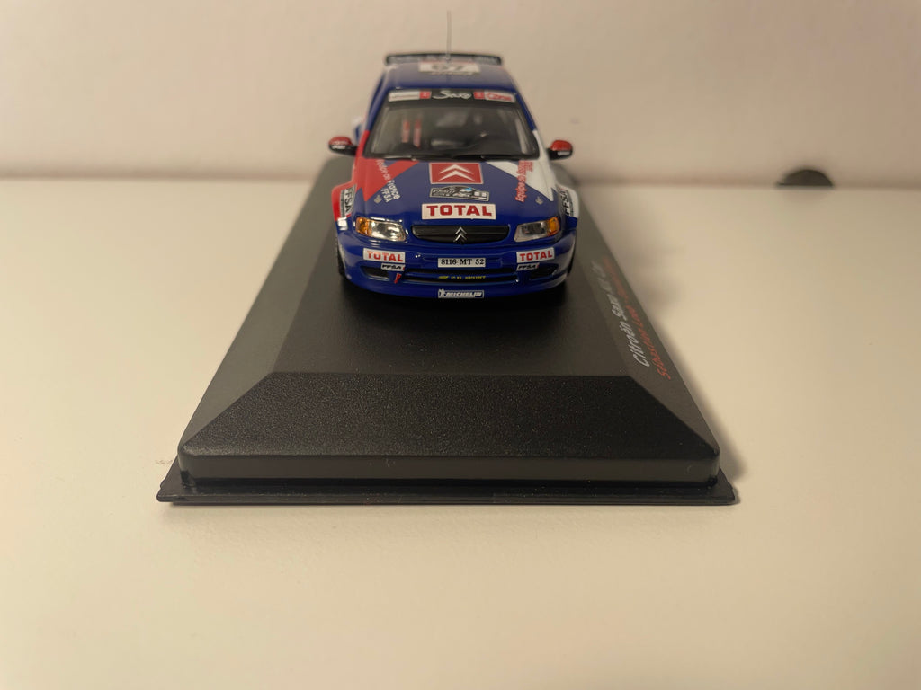 Citroën Saxo Kit Car blau, weiß und rot Nummer 49 - Tour de Corse 1999