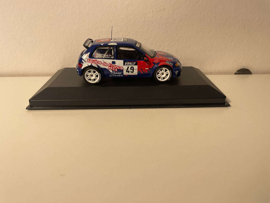 Citroën Saxo Kit Car blau, weiß und rot Nummer 49 - Tour de Corse 1999