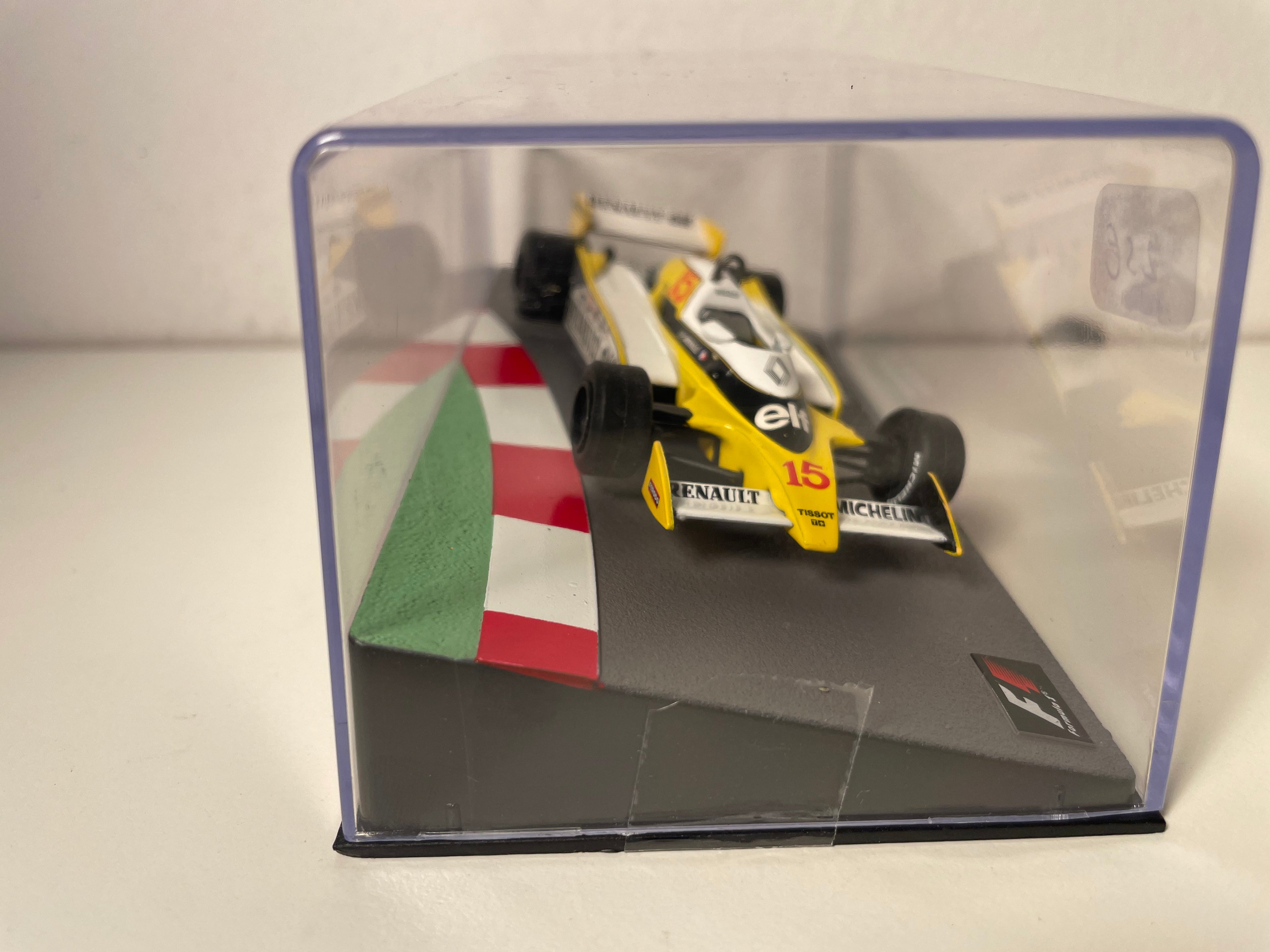 Renault RS10 wäiss, gielleg a schwaarz Nummer 15 vu 1979 - Formule 1