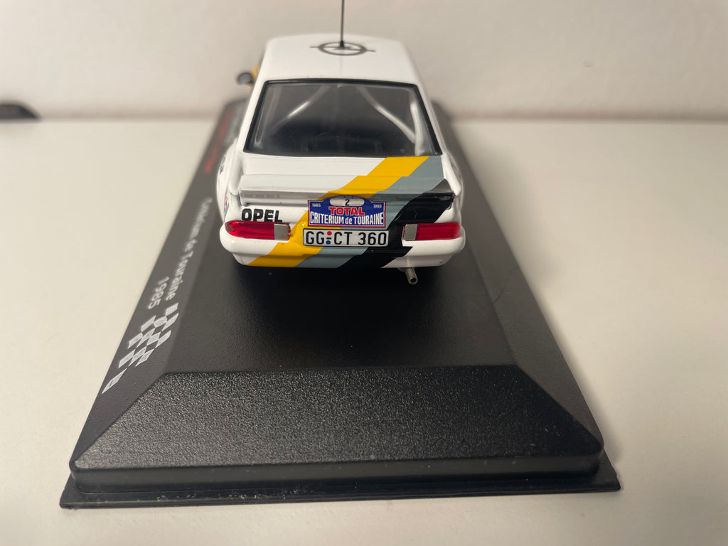 Opel Manta 400 wit, geel en grijs nummer 2 - Critérium de Touraine 1985
