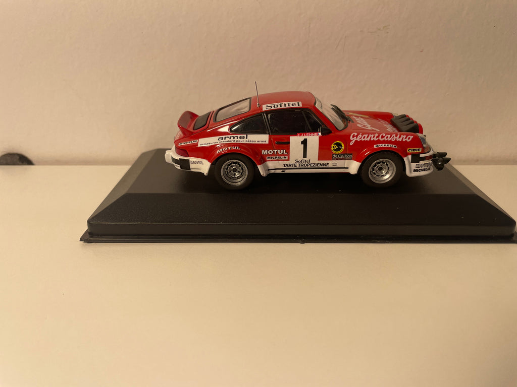 Porsche 911SC rot und weiß Nummer 1 - Critérium des Cévennes 1979