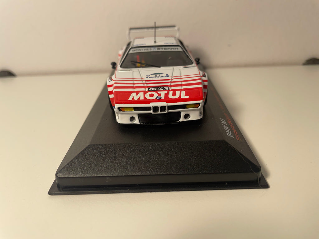 BMW M1 wäiss a rout Nummer 61 - Rallye vun Lorraine 1984
