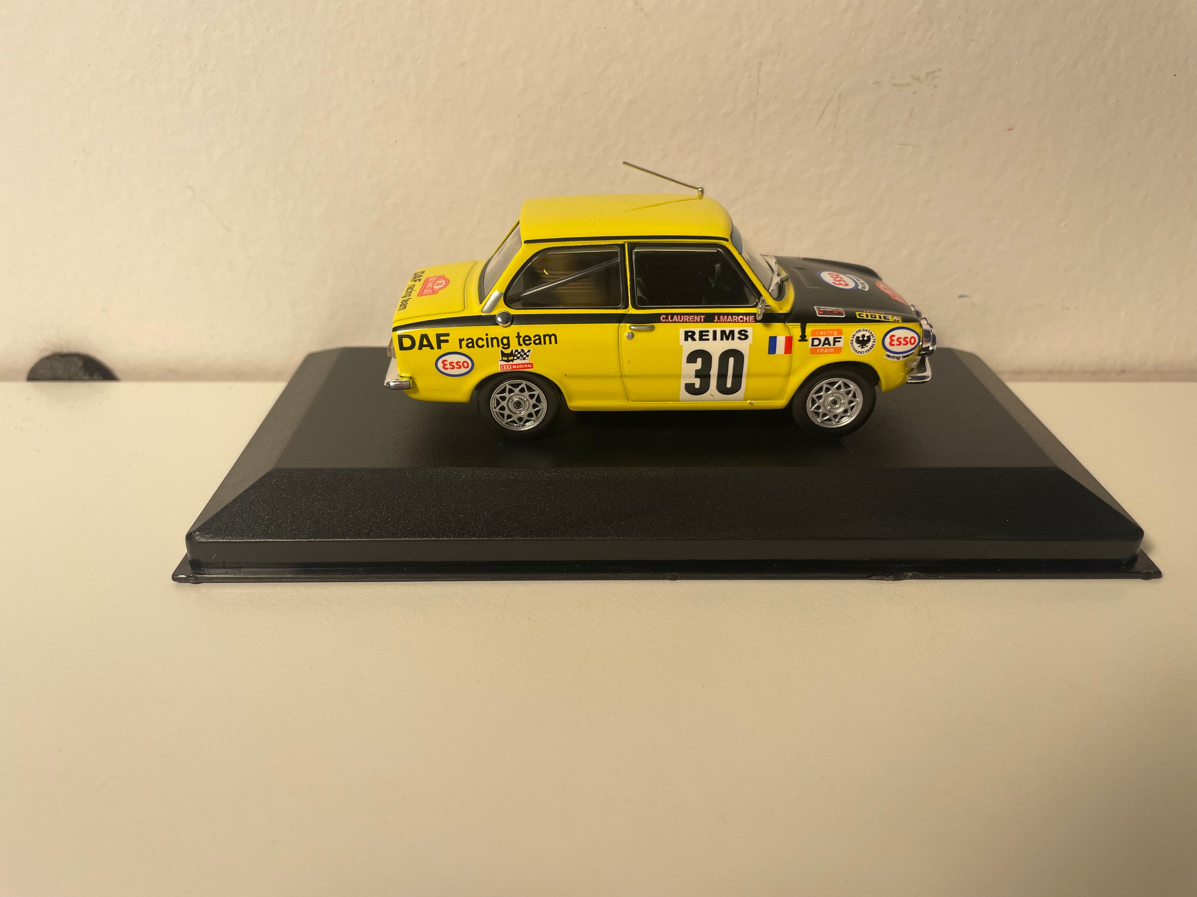 Daf 55 giel an schwaarz Nummer 30 - Monte-Carlo Rallye 1972
