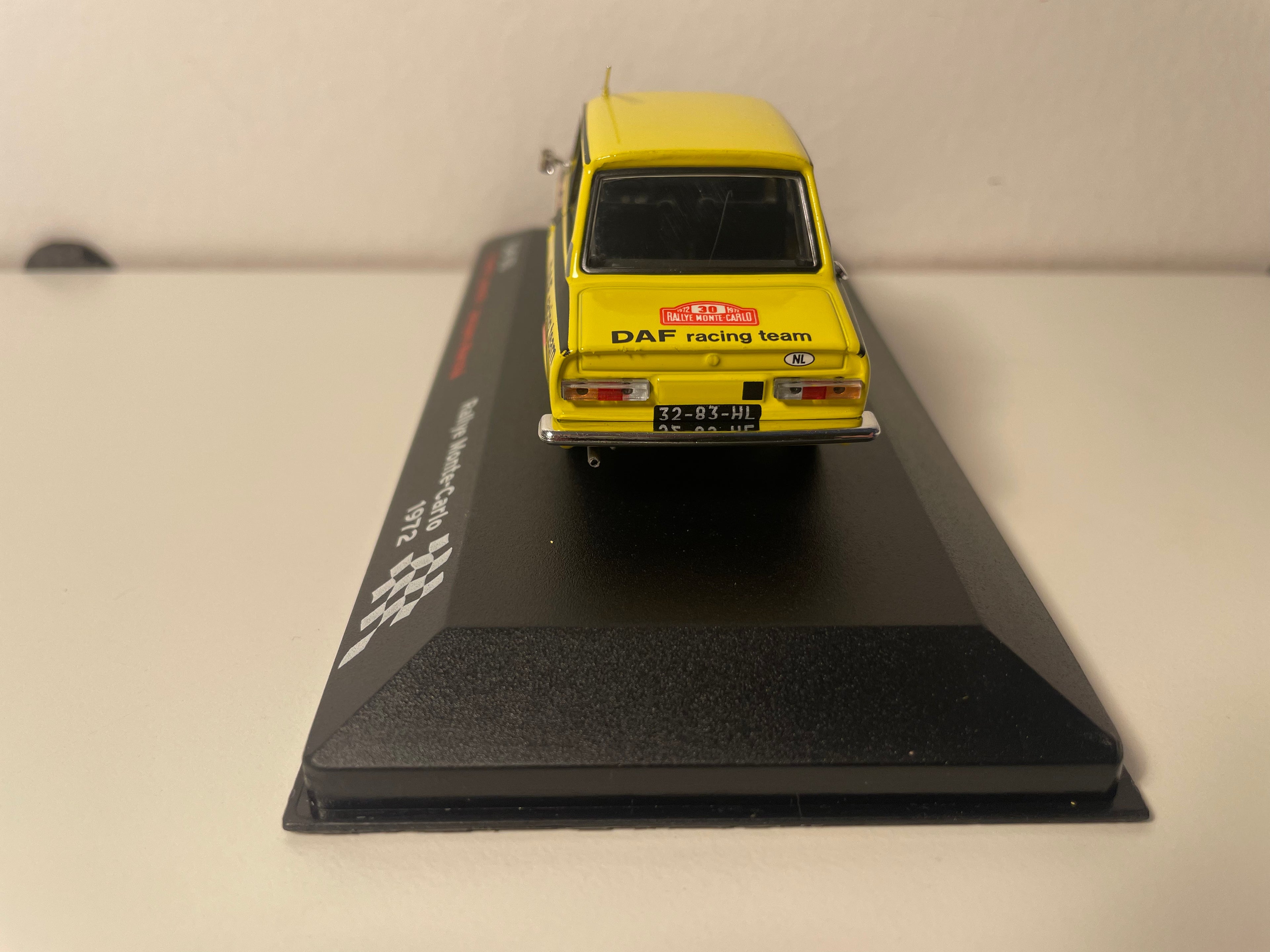 Daf 55 giel an schwaarz Nummer 30 - Monte-Carlo Rallye 1972