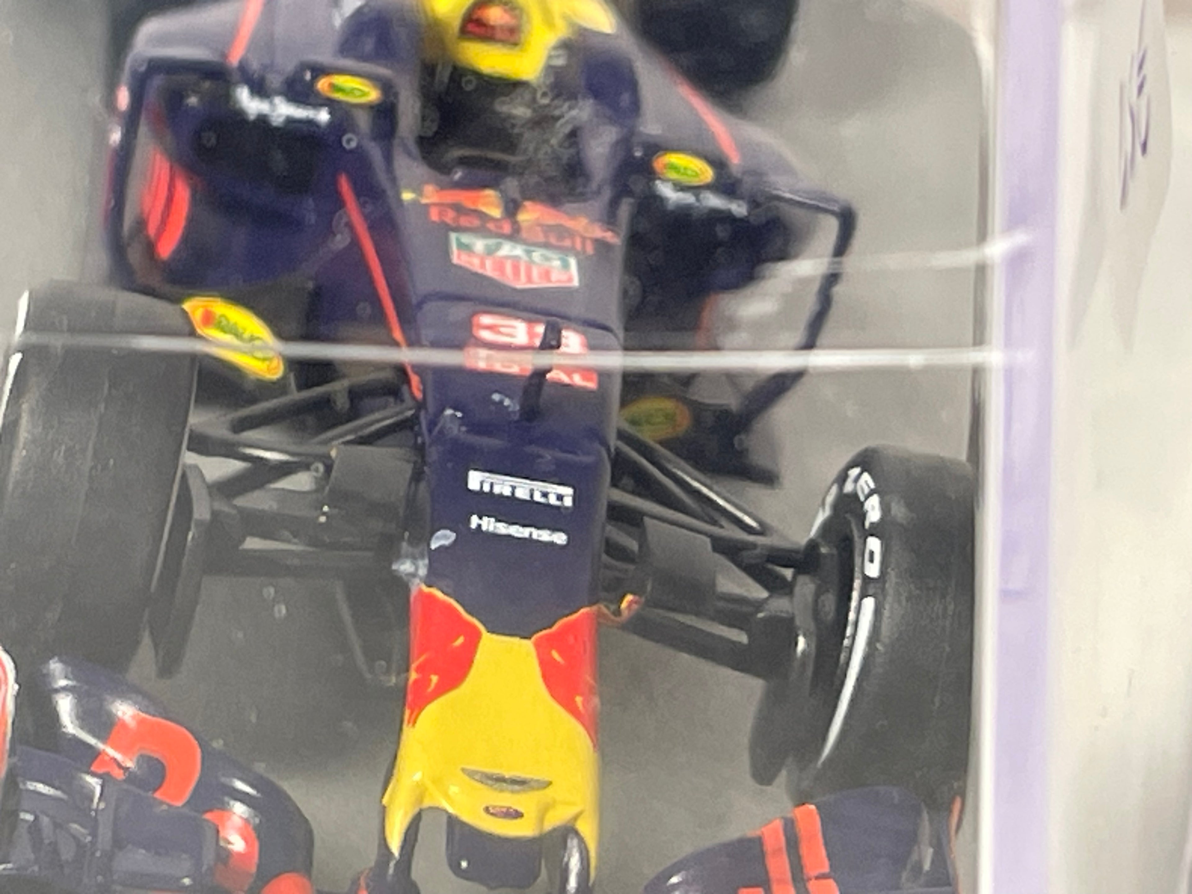 Red Bull RB12 blu scuro numero 33 - Formula 1 del 2016 (Max Verstappen)