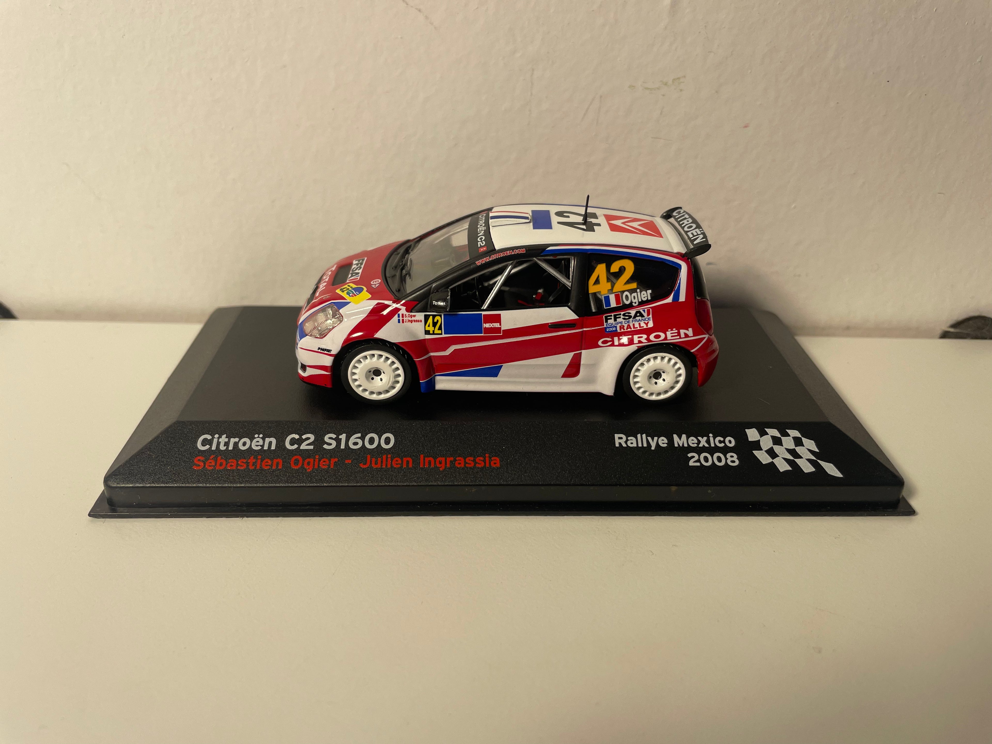 Citroën C2 S1600 biała i czerwona numer 42 - rajd Meksyku 2008