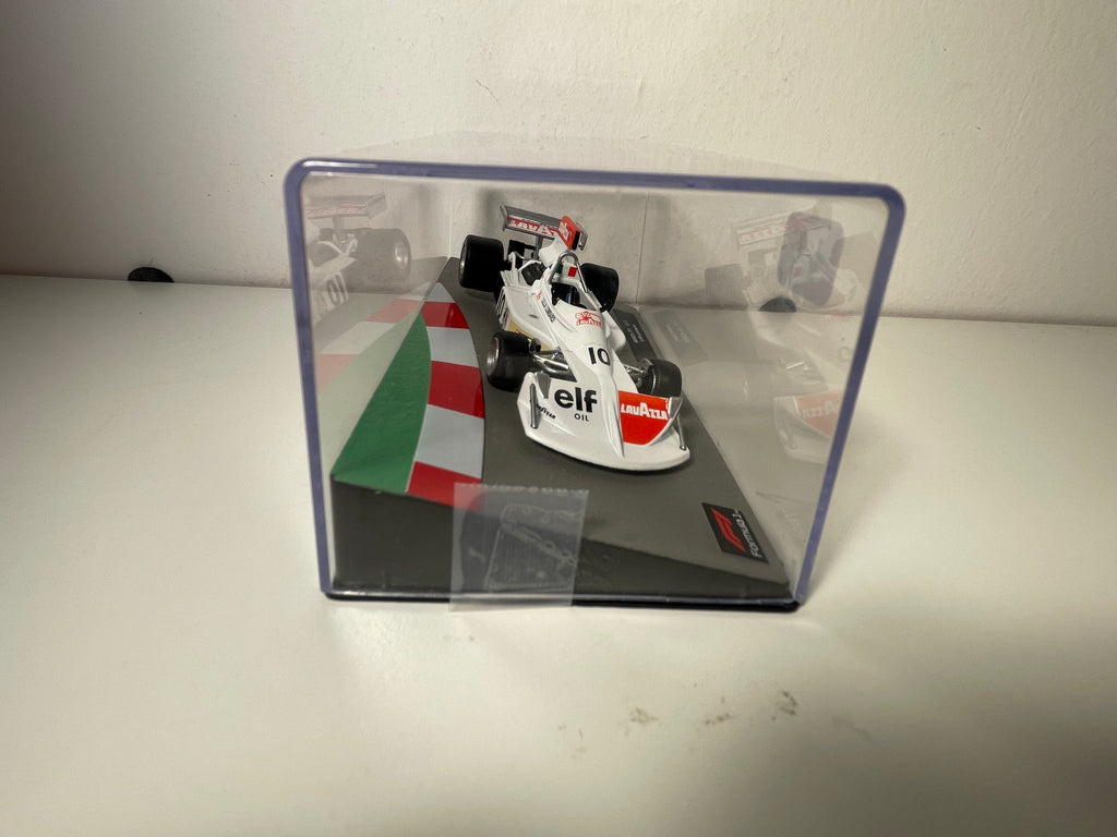 March 751 biały numer 10 z 1975 roku (Formuła 1)
