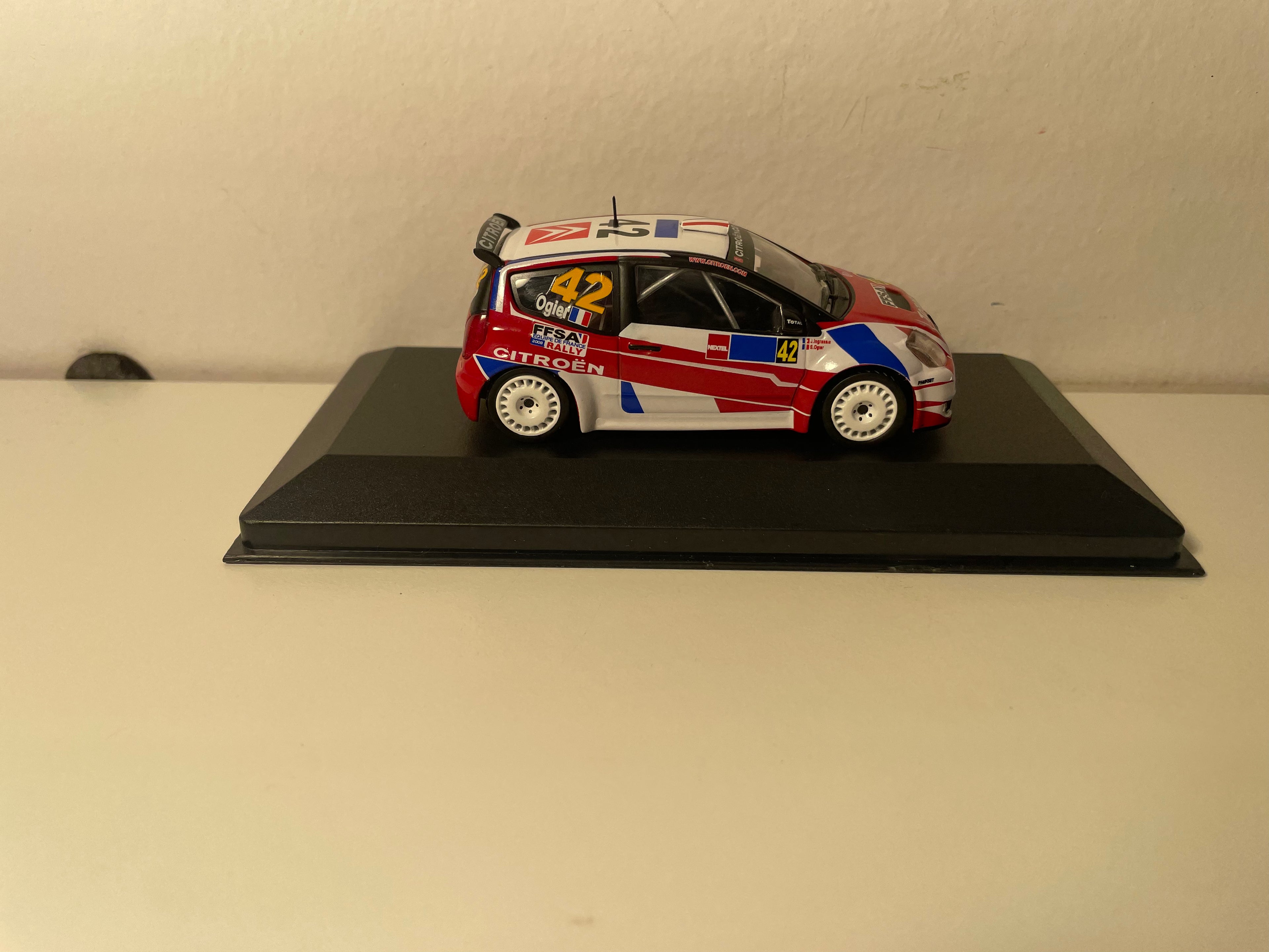 Citroën C2 S1600 biała i czerwona numer 42 - rajd Meksyku 2008