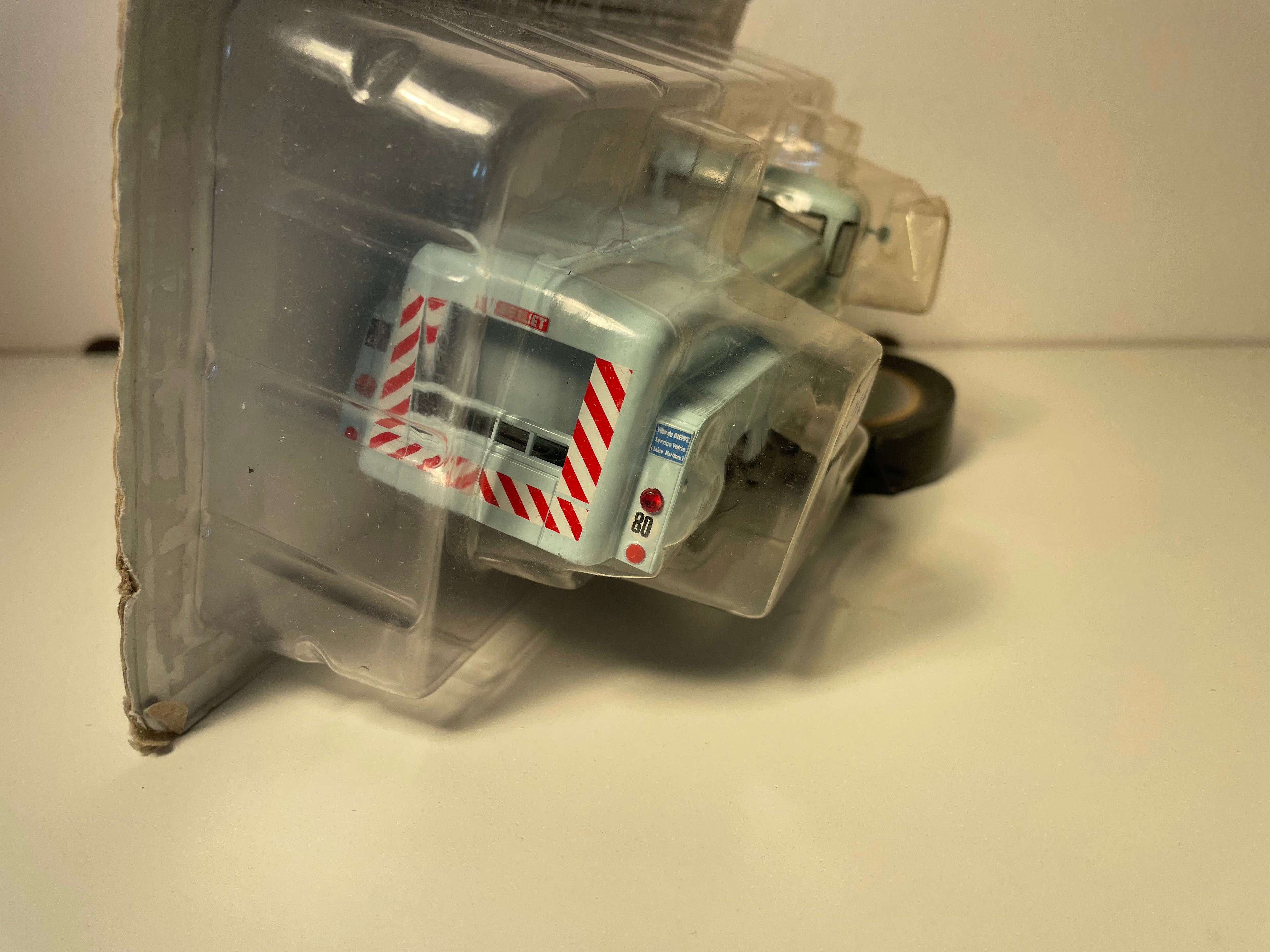 Camión Berliet GLB regadora-barredora de la ciudad de Dieppe - Colección Hachette