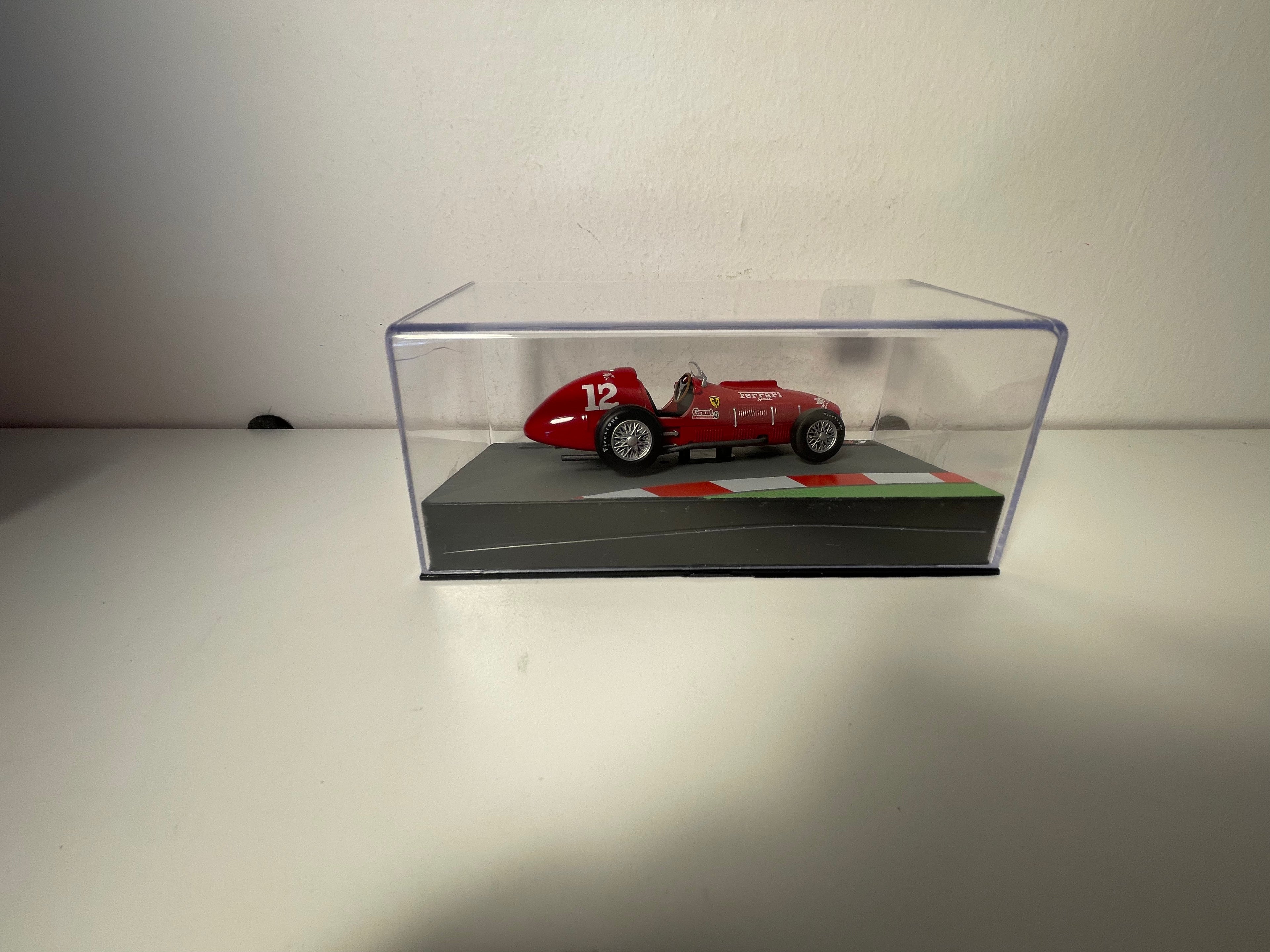 Ferrari 375 Indy nummer 12 uit 1952 (Formule 1) - Indianapolis 500 Grand Prix
