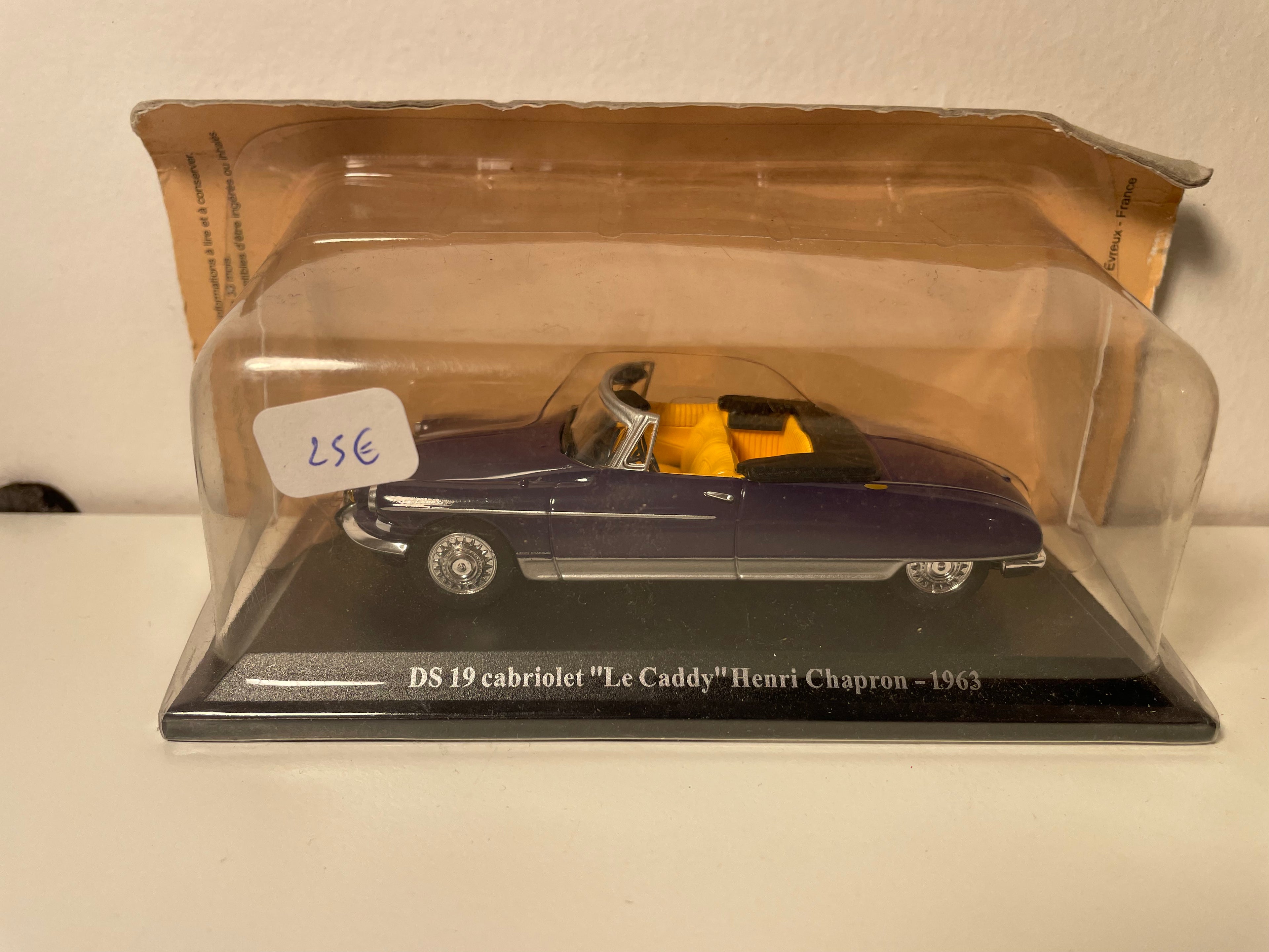 1963 Citroën DS 19 Cabriolet "Le Caddy" Henri Chapron Violet (in Blister)
