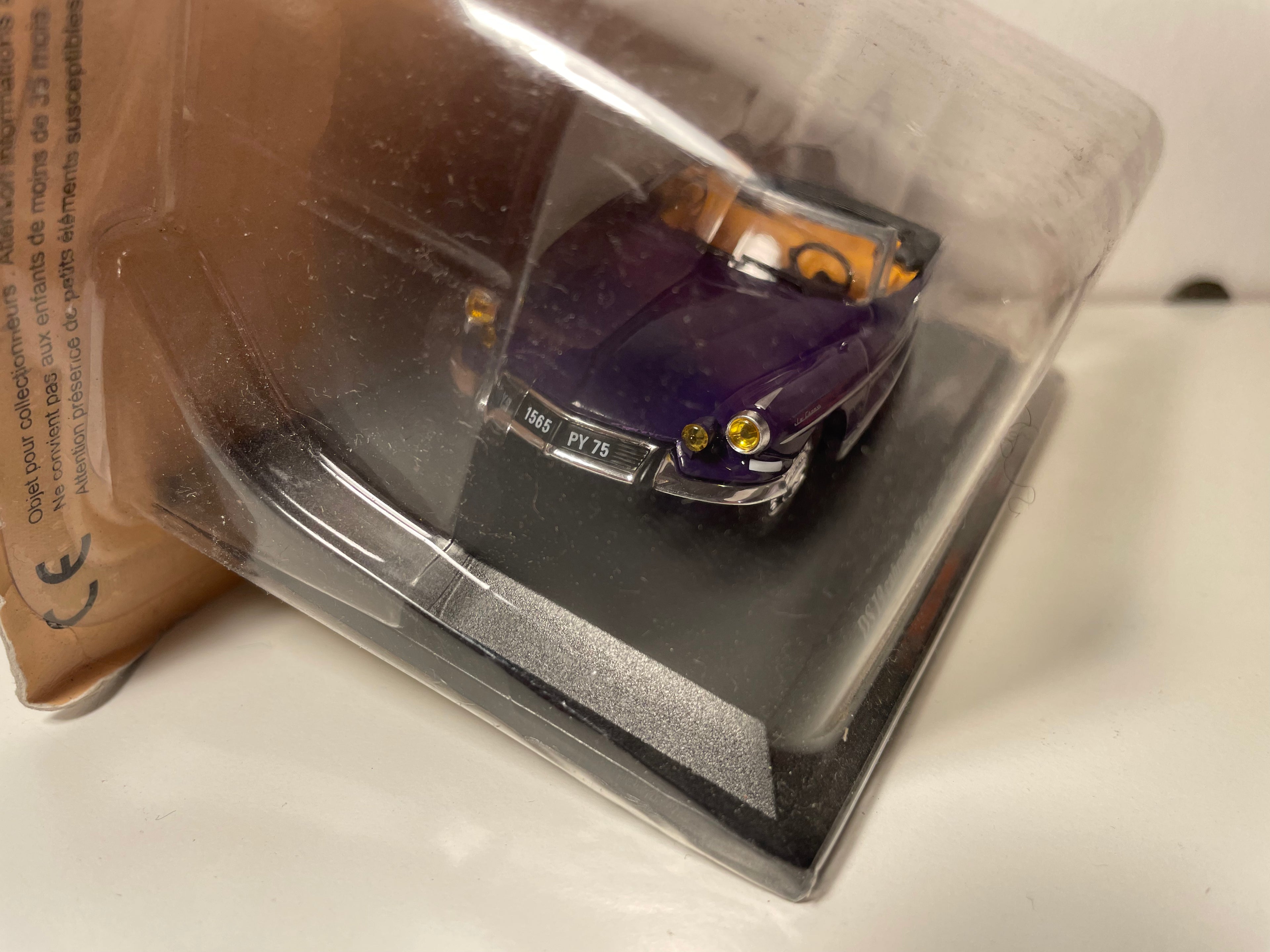 1963 Citroën DS 19 Cabriolet "Le Caddy" Henri Chapron Violet (in Blister)