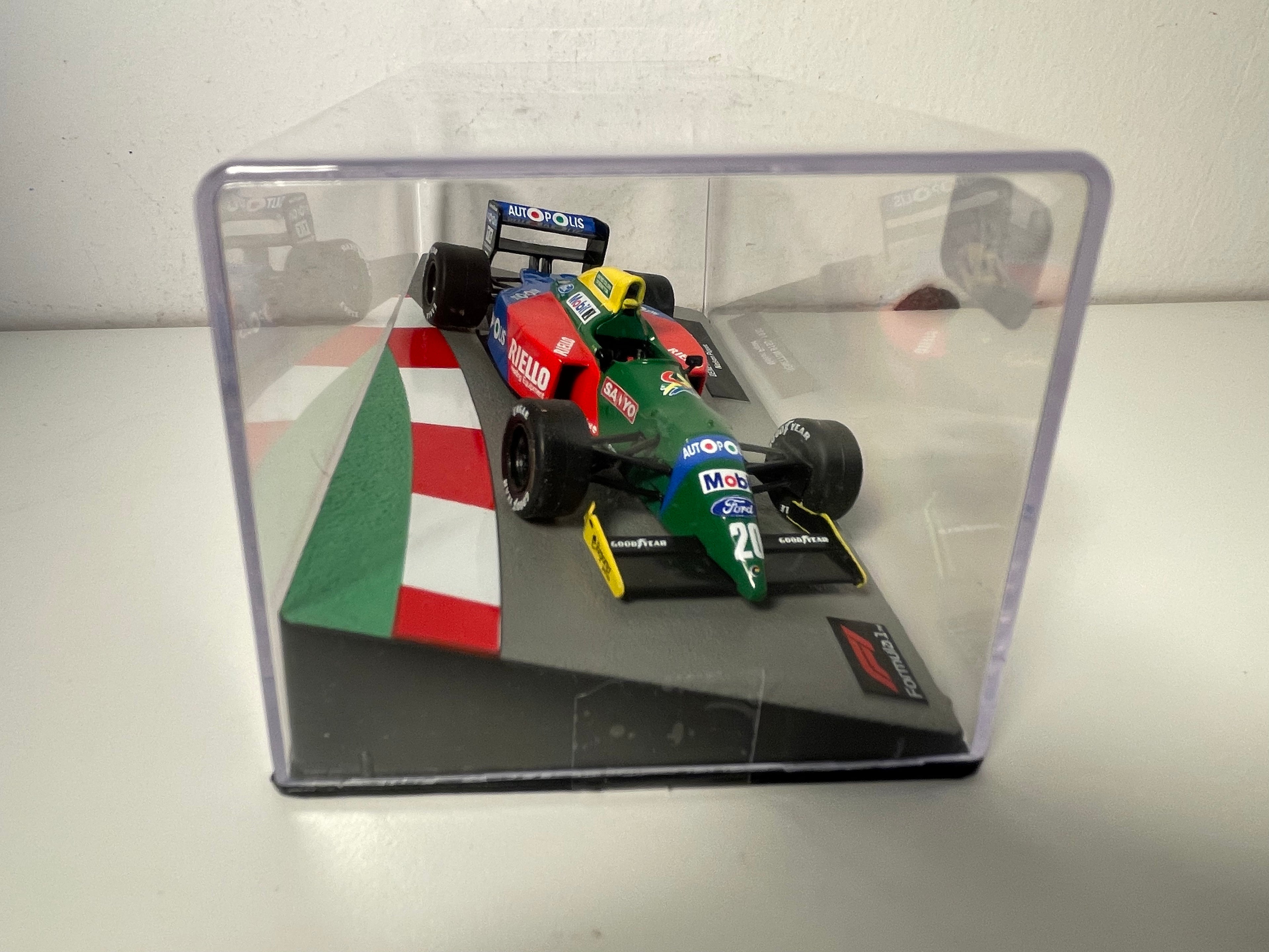 Benetton B190 Grün, Gelb, Rot und Blau Nummer 20 - Formel 1 von 1990 (Nelson Piquet)