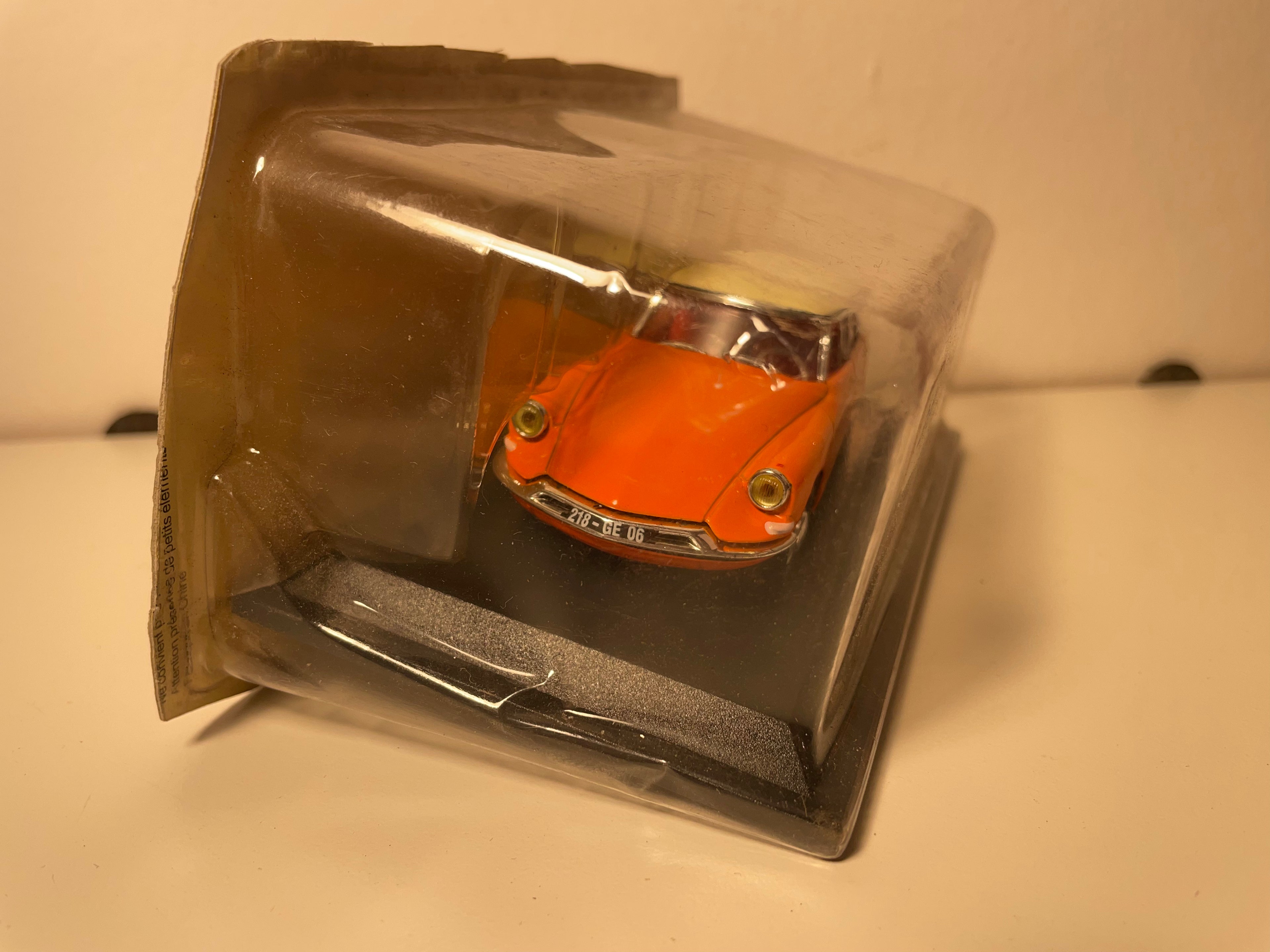 Citroën ID 19 orange mat beige Dack aus 1958 (an enger Blisterverpackung)