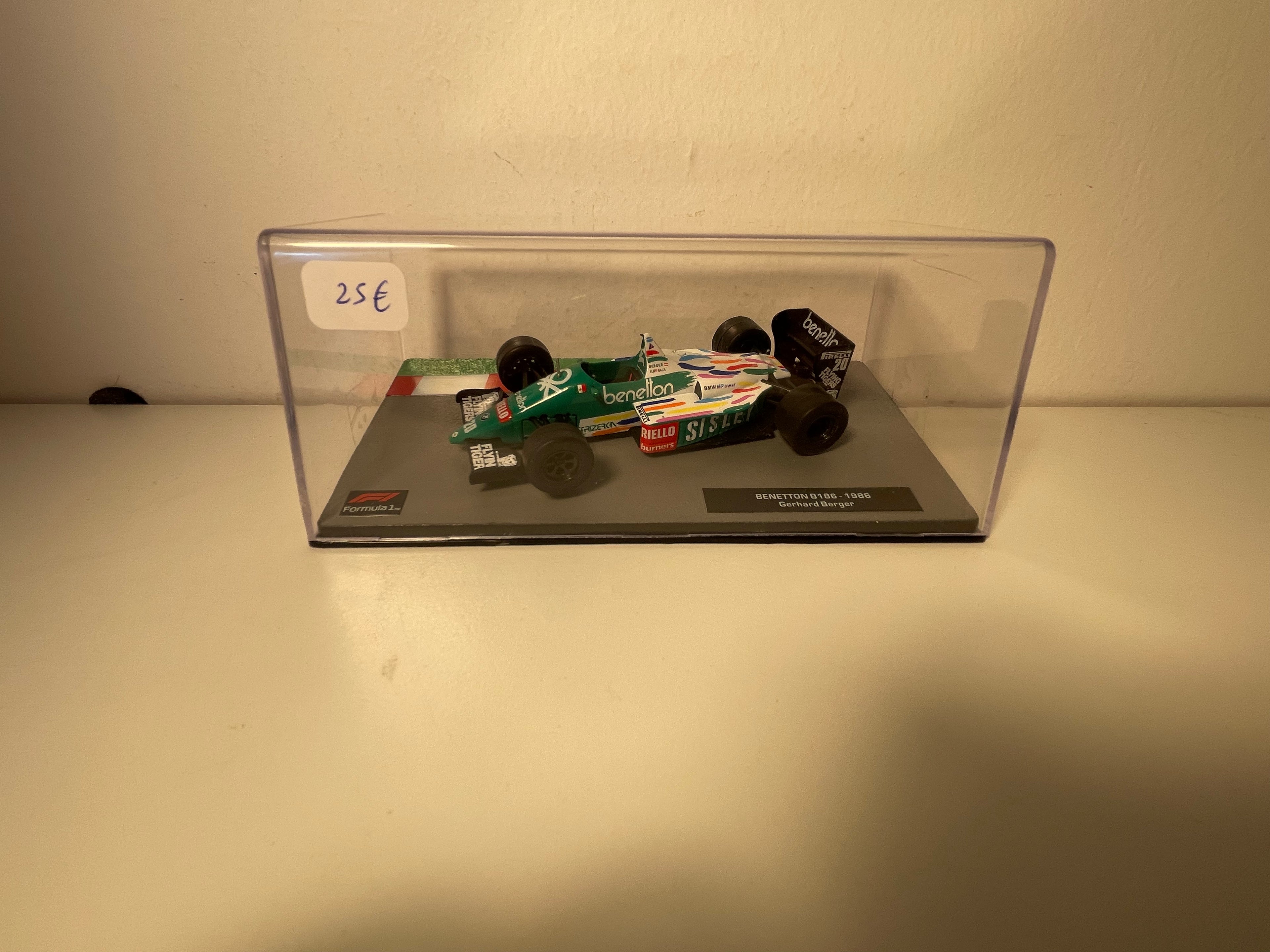 Benetton B186 gréng a wäiss mat Muster Nummer 20 - Formel 1 vu 1986 (Gerhard Berger)