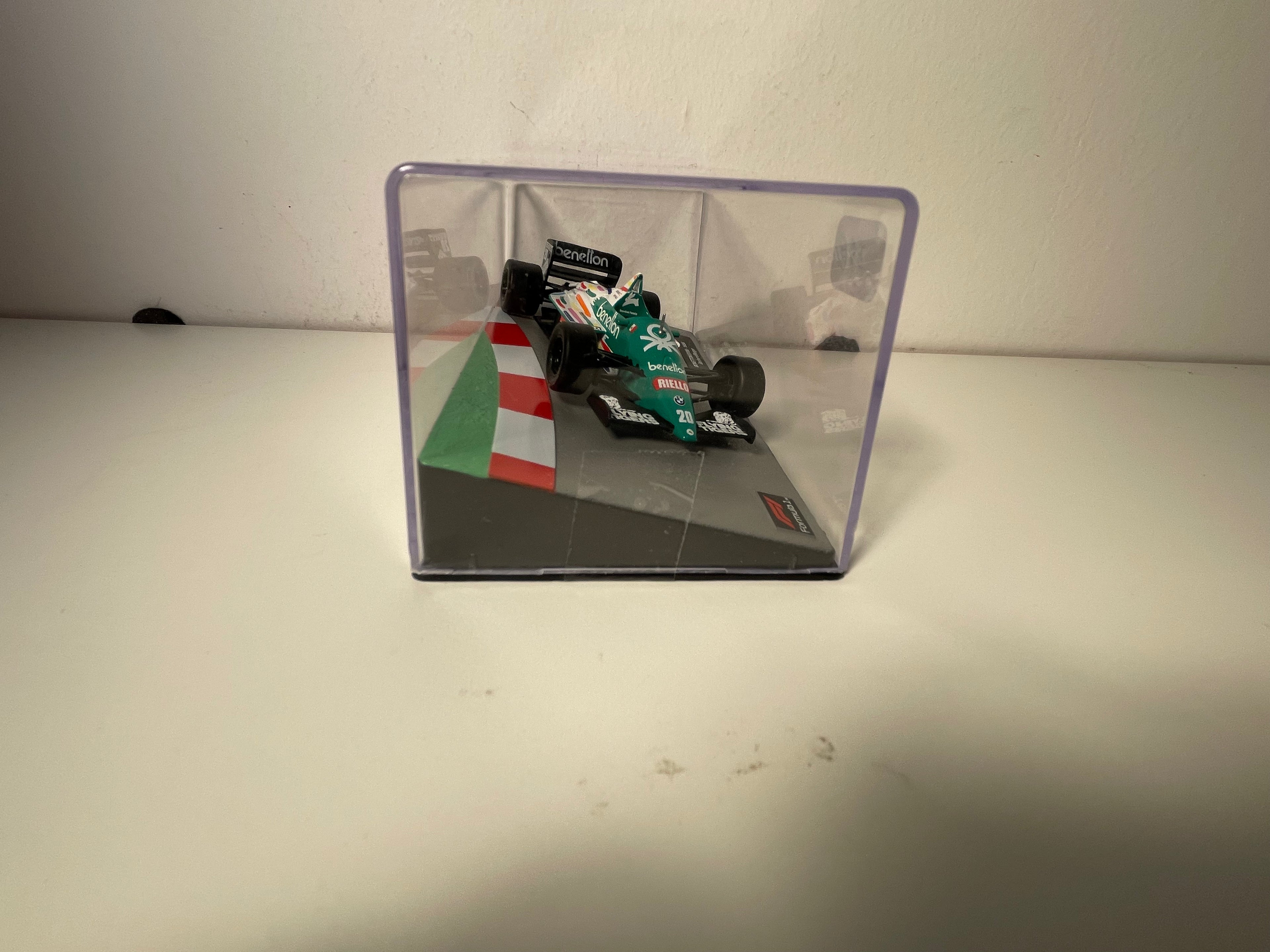 Benetton B186 gréng a wäiss mat Muster Nummer 20 - Formel 1 vu 1986 (Gerhard Berger)