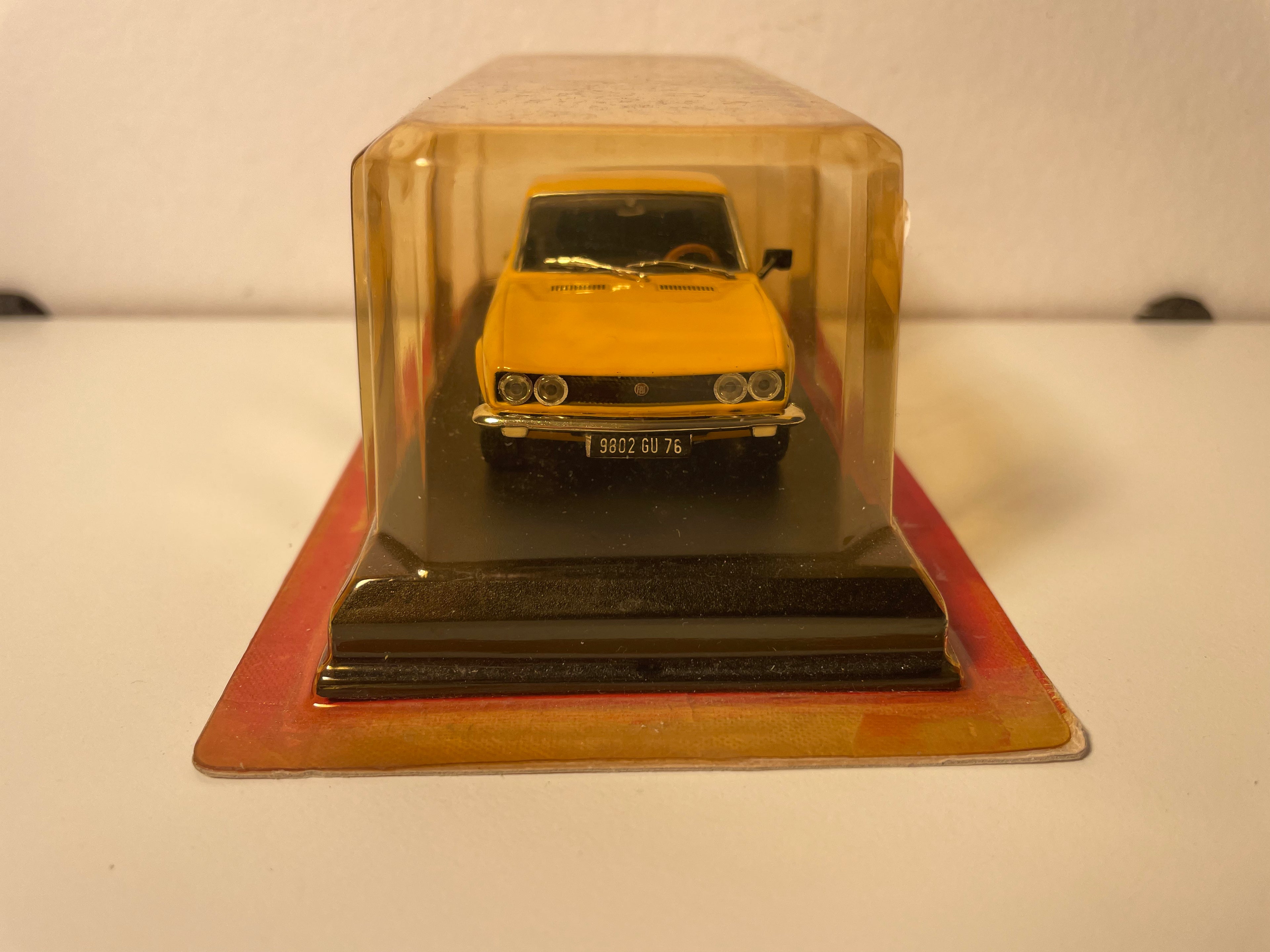 Fiat 124 Sport Orange Yellow of 1971 - Auto Plus