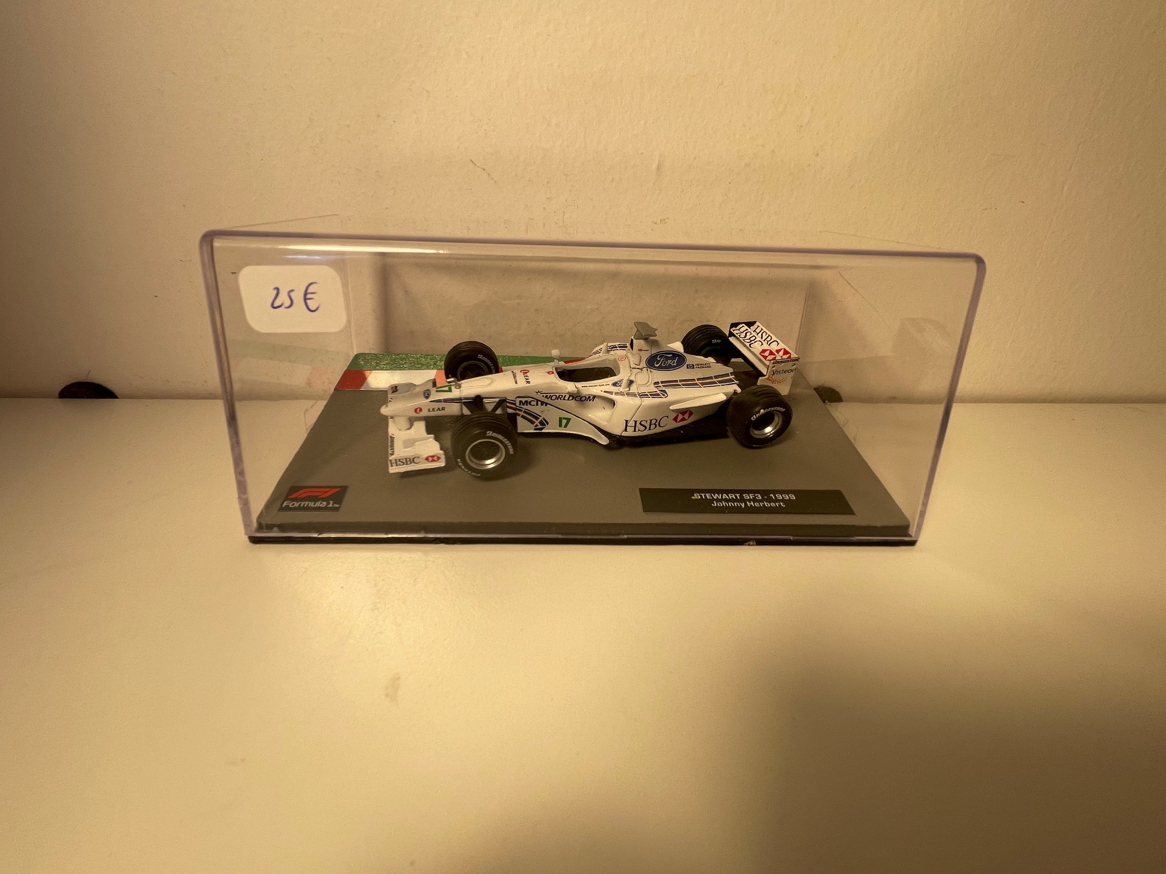 Stewart SF3 Branca e Azul Número 17 - Fórmula 1 de 1999 (Johnny Herbert)