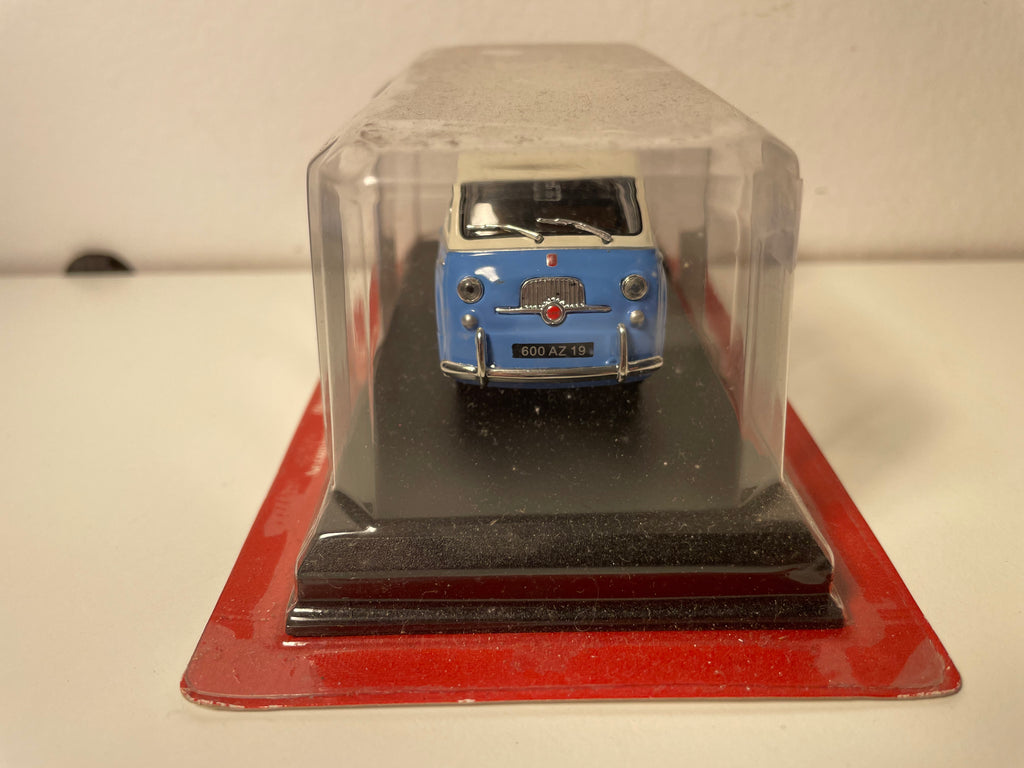 Fiat 600 Multipla błękitny z białym dachem? z 1956 r. - Auto Plus