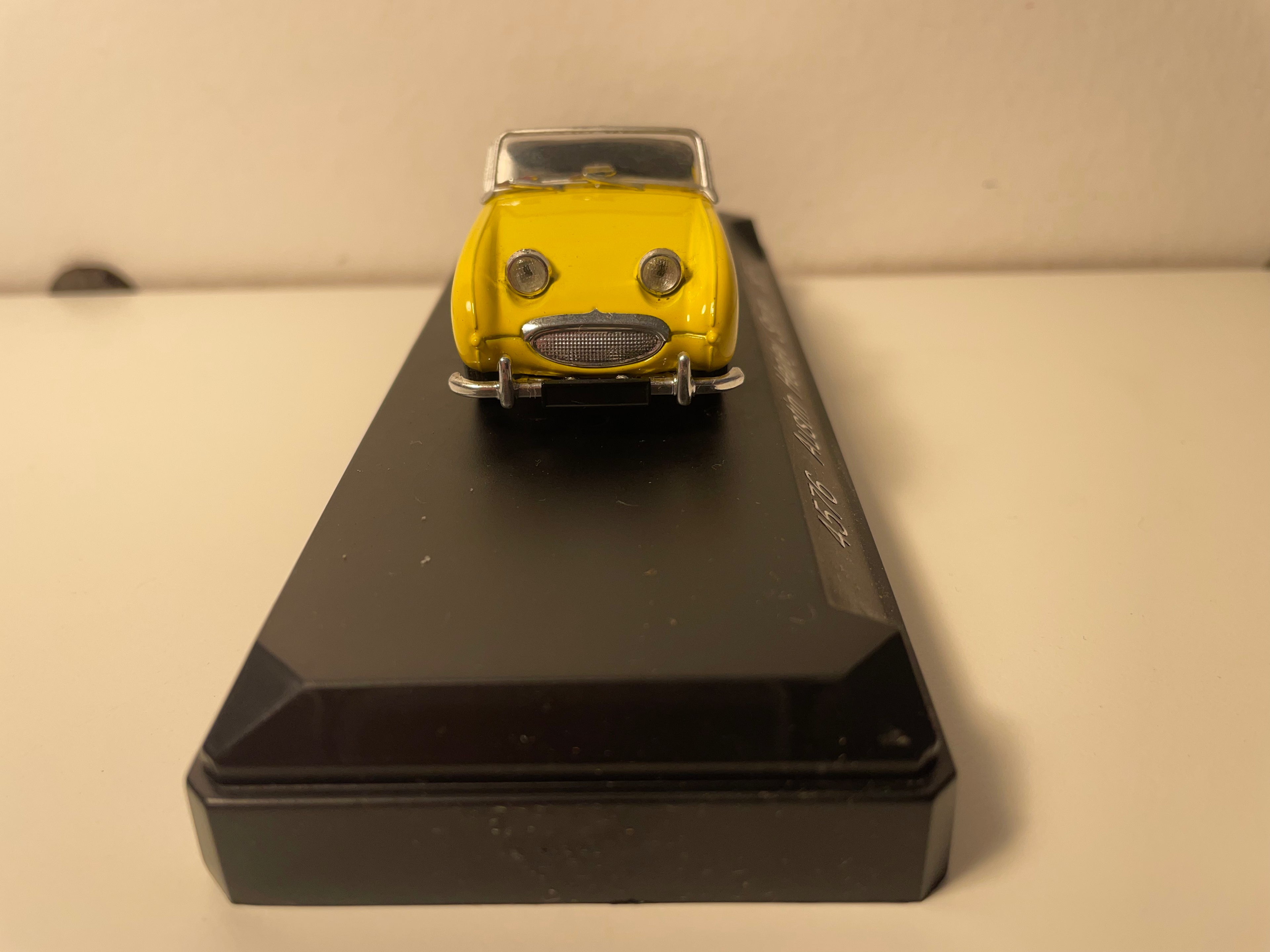 Austin Healey Sprite jaune de 1958 (Solido référence 4576)