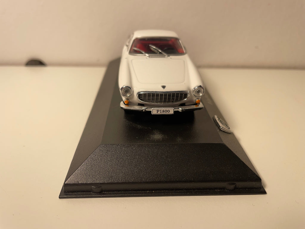 Volvo P1800 blanche