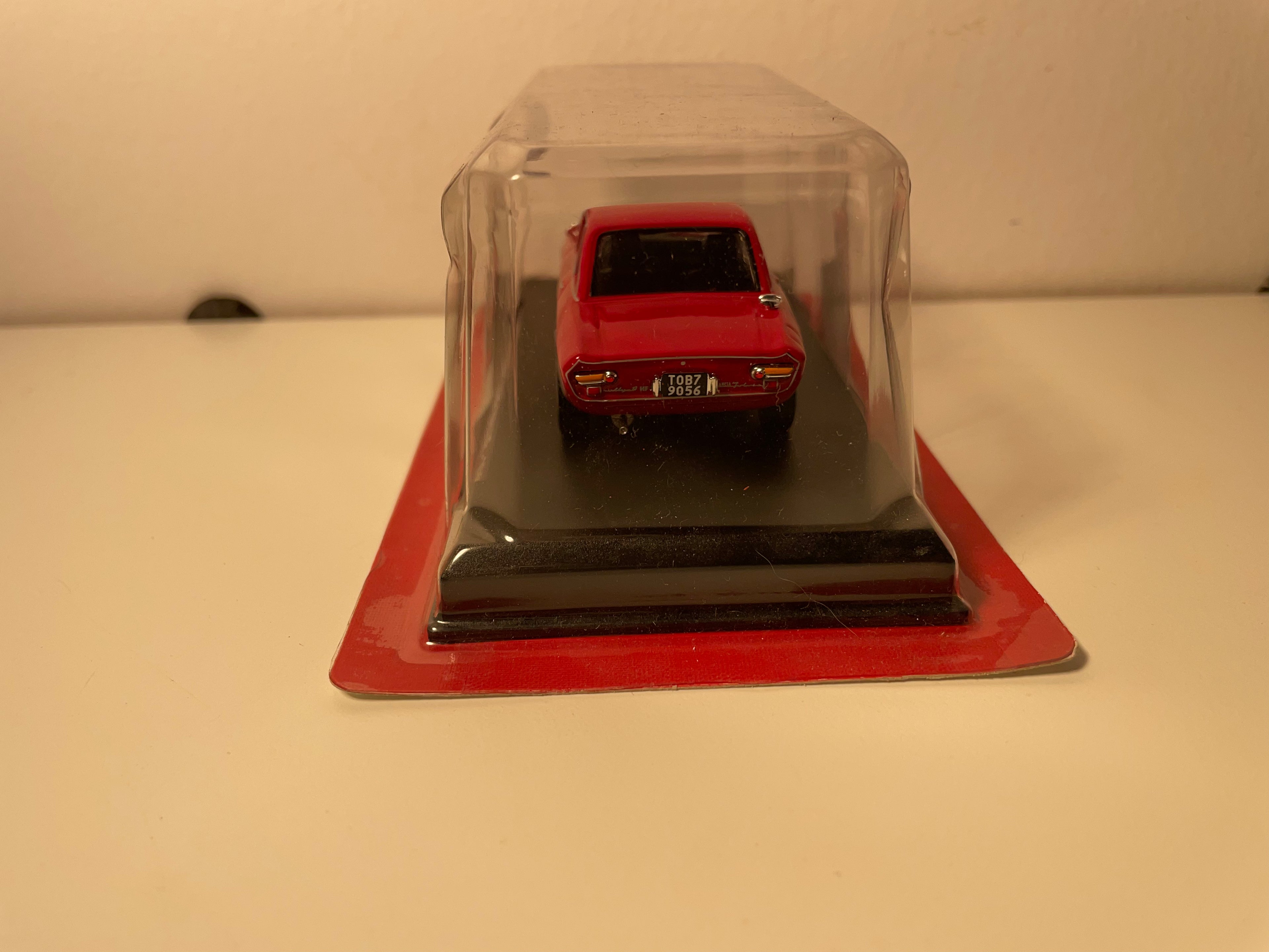 1969 Lancia Fulvia 1.6 HF Rallye Rot und Schwarz - Auto Plus
