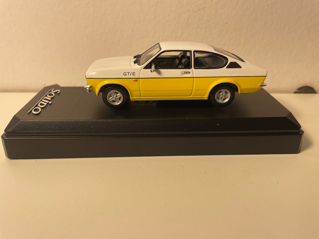Opel Kadett GTE wäiss an giel aus 1977 - Solido Referenz 1847