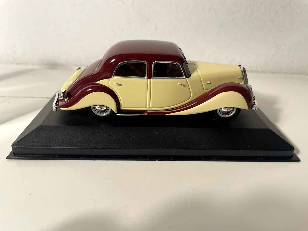 1939 Panhard Dynamic bordeaux e beige