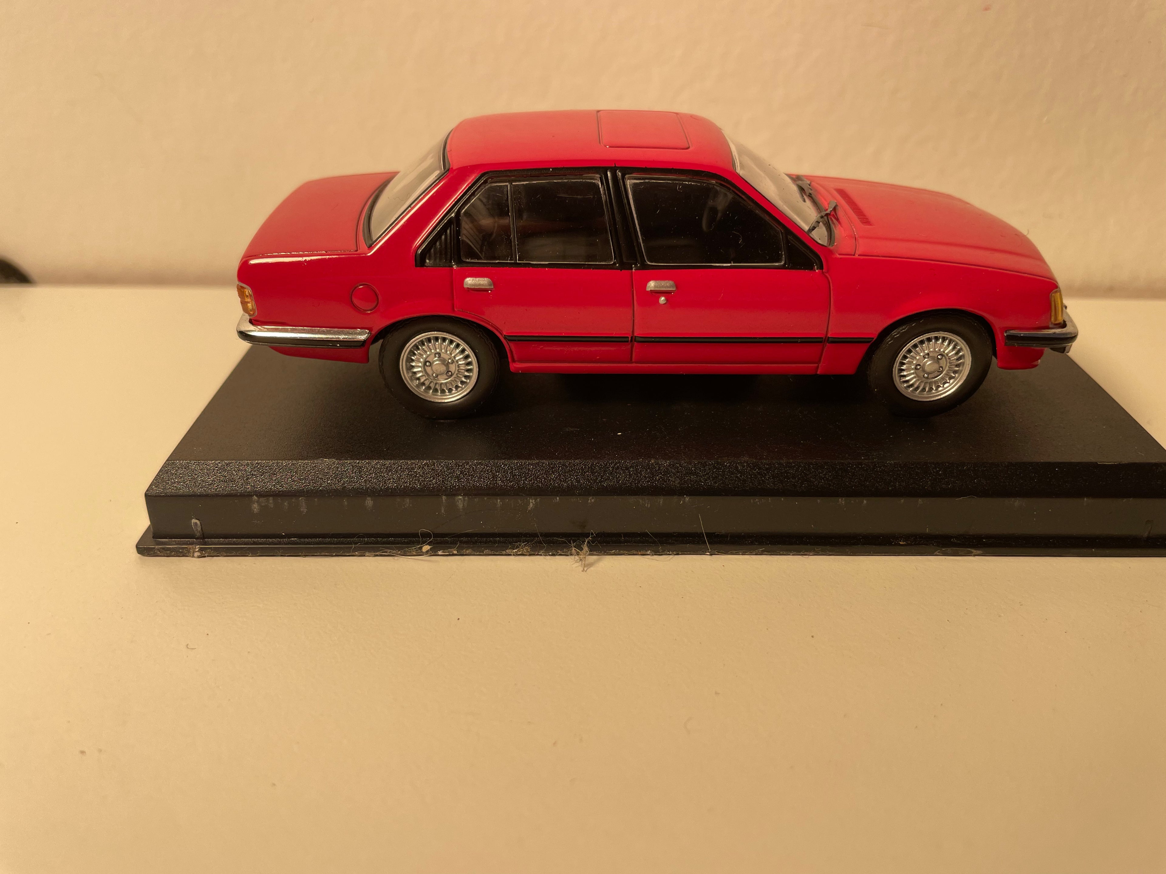 Opel Commodore C rossa del 1977 (Auto Plus)