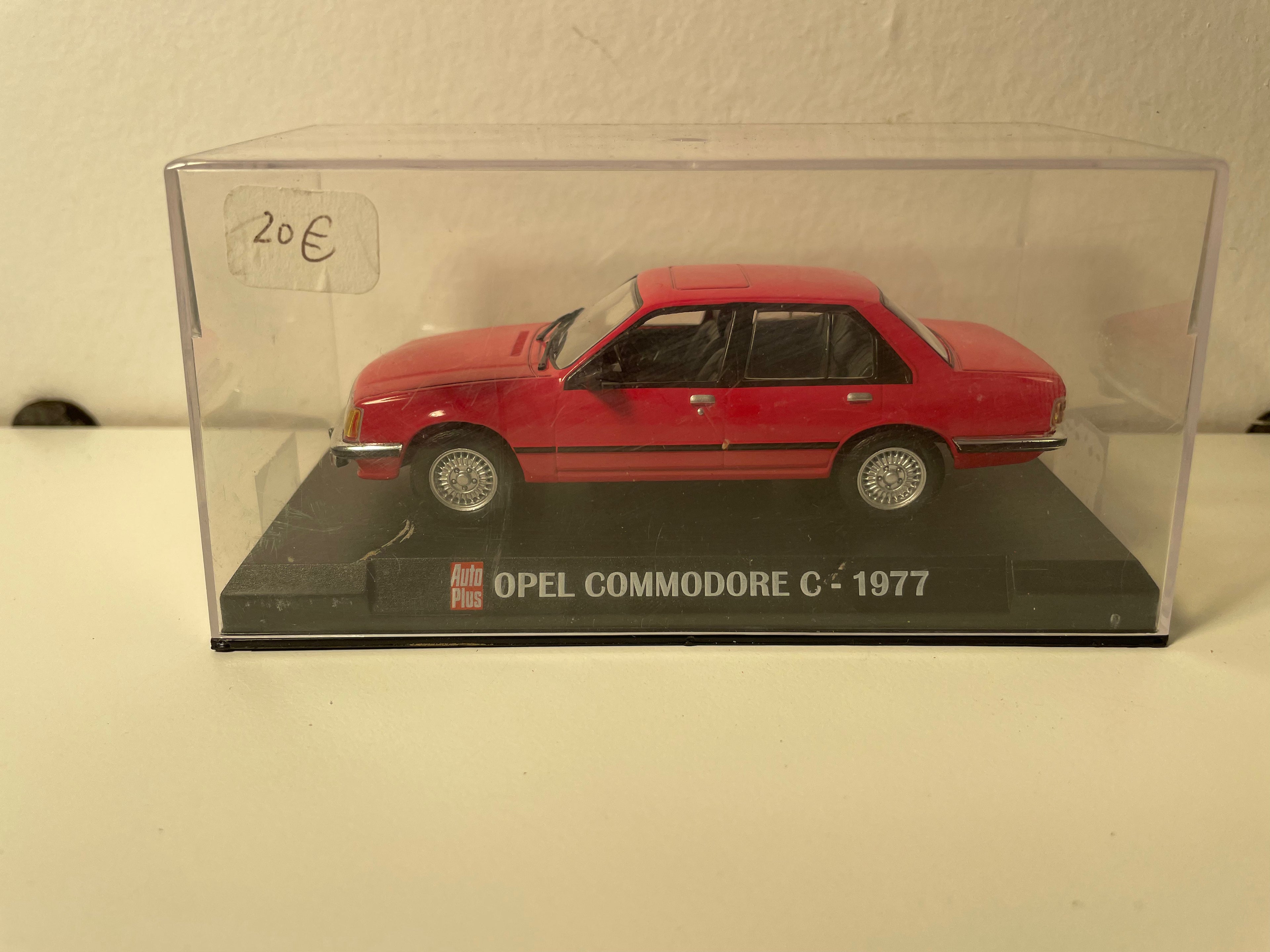 Opel Commodore C rossa del 1977 (Auto Plus)