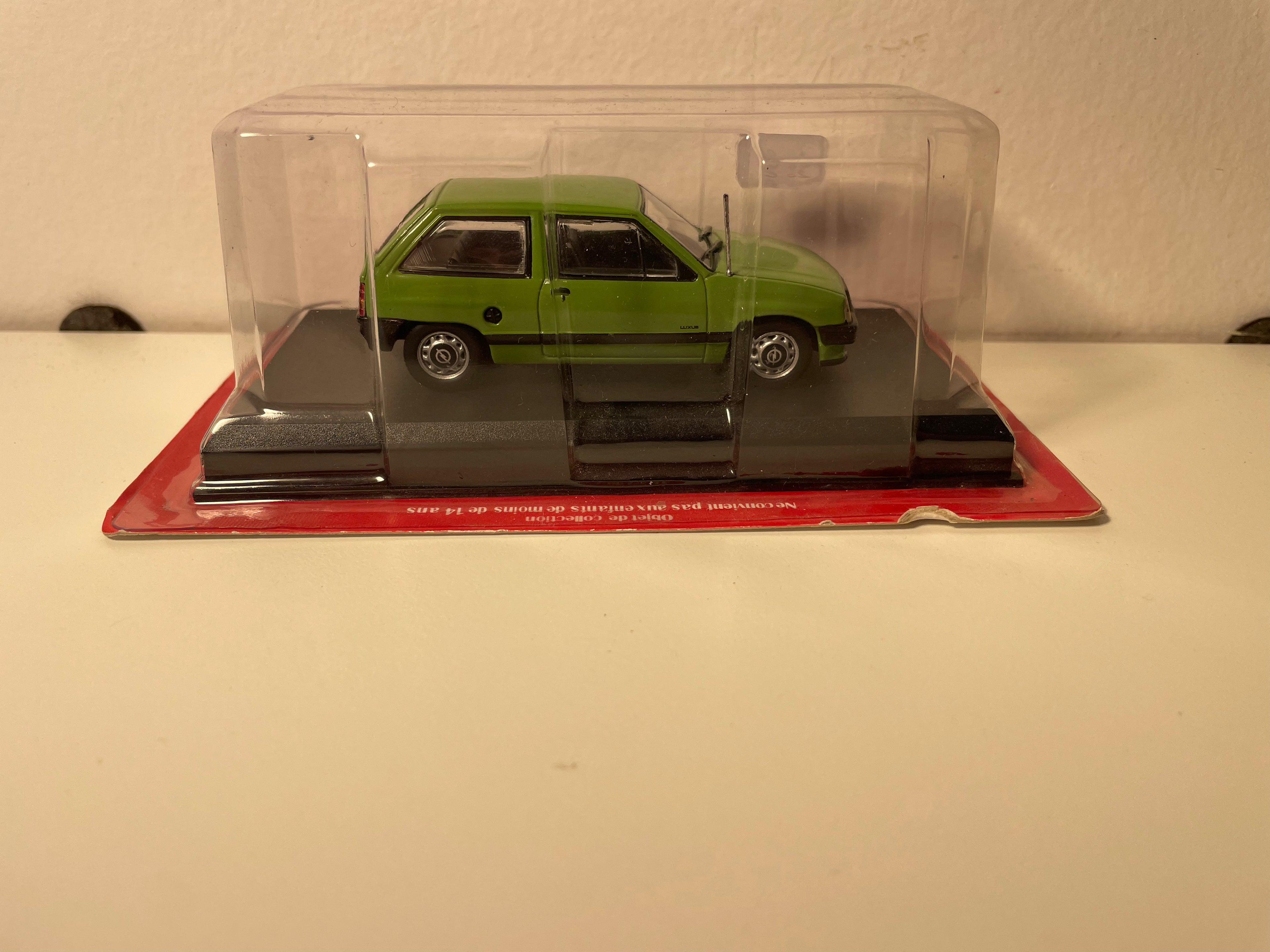 Opel Corsa Scheitel aus dem Jahr 1982 (Auto Plus)