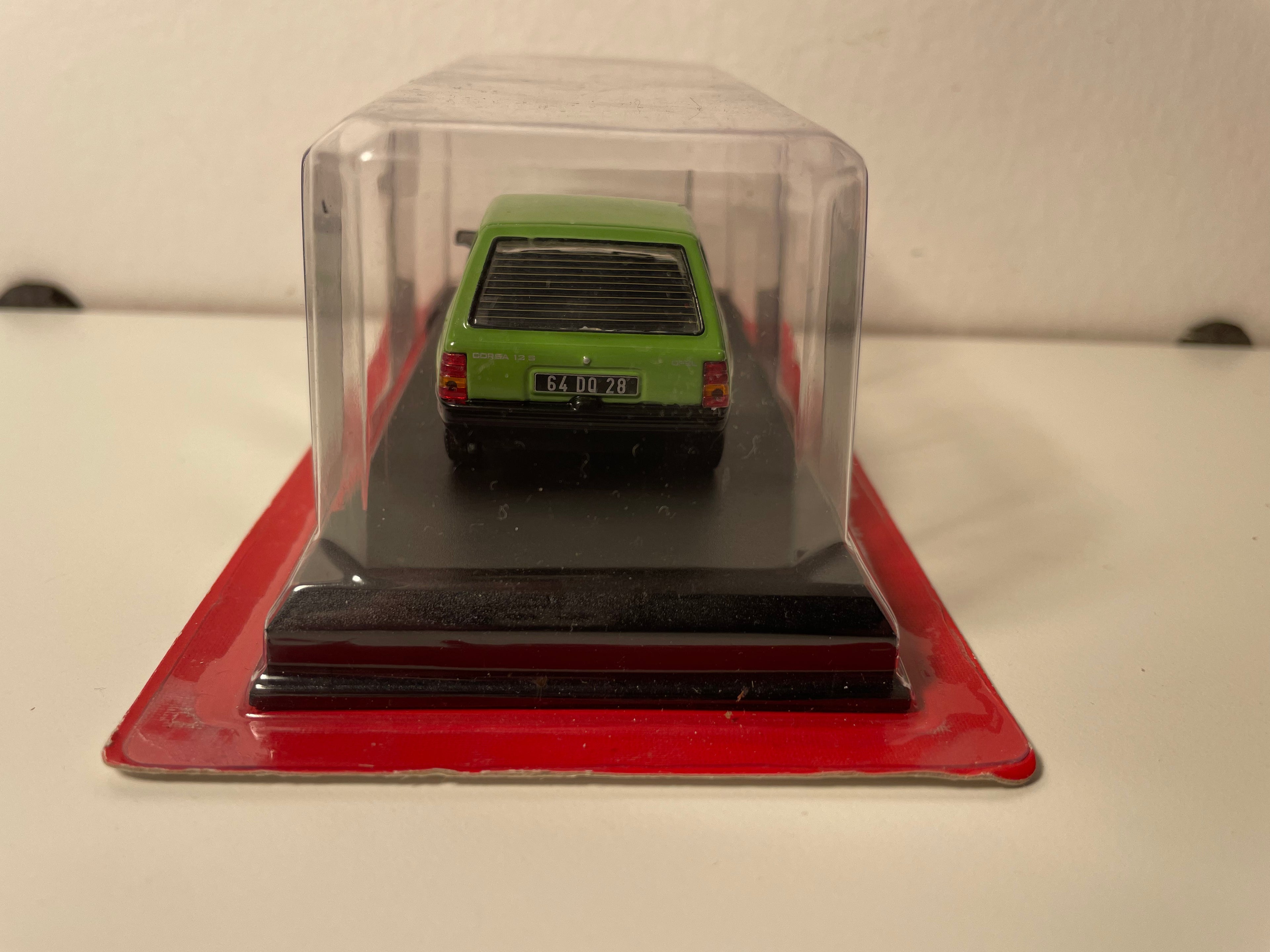 Opel Corsa Scheitel aus dem Jahr 1982 (Auto Plus)