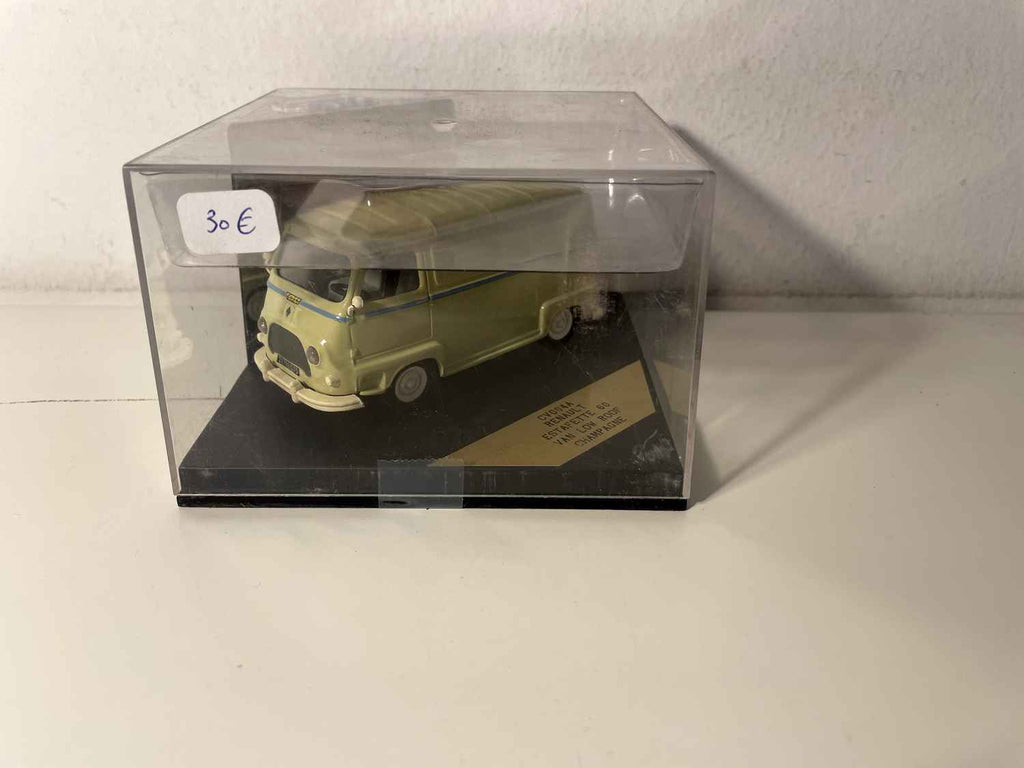 Renault estafette 60 furgon tôlé z niskim dachem w kolorze "champagne" - CITY numer referencyjny CV004A