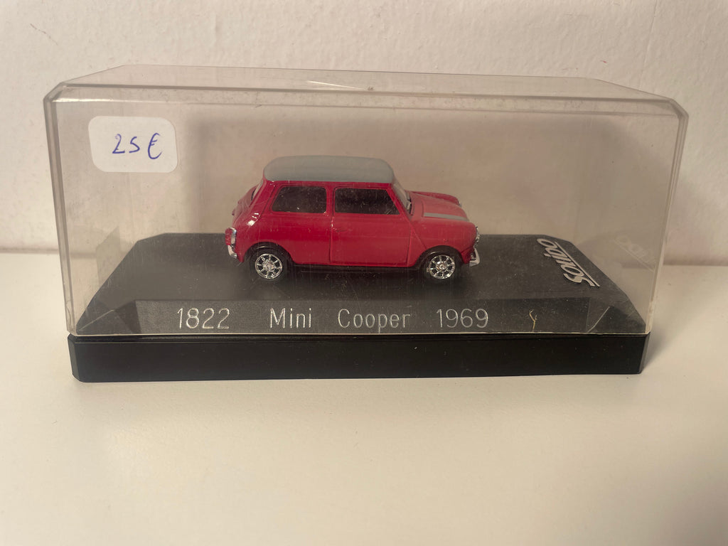 Mini Cooper rouge et toit gris de 1969 - Solido référence 1822