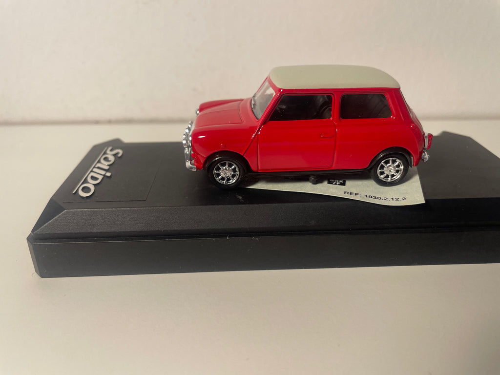Mini Cooper Rood met Crème Wit Dak Nummer 18 van 1968 - Solido Referentie 1930