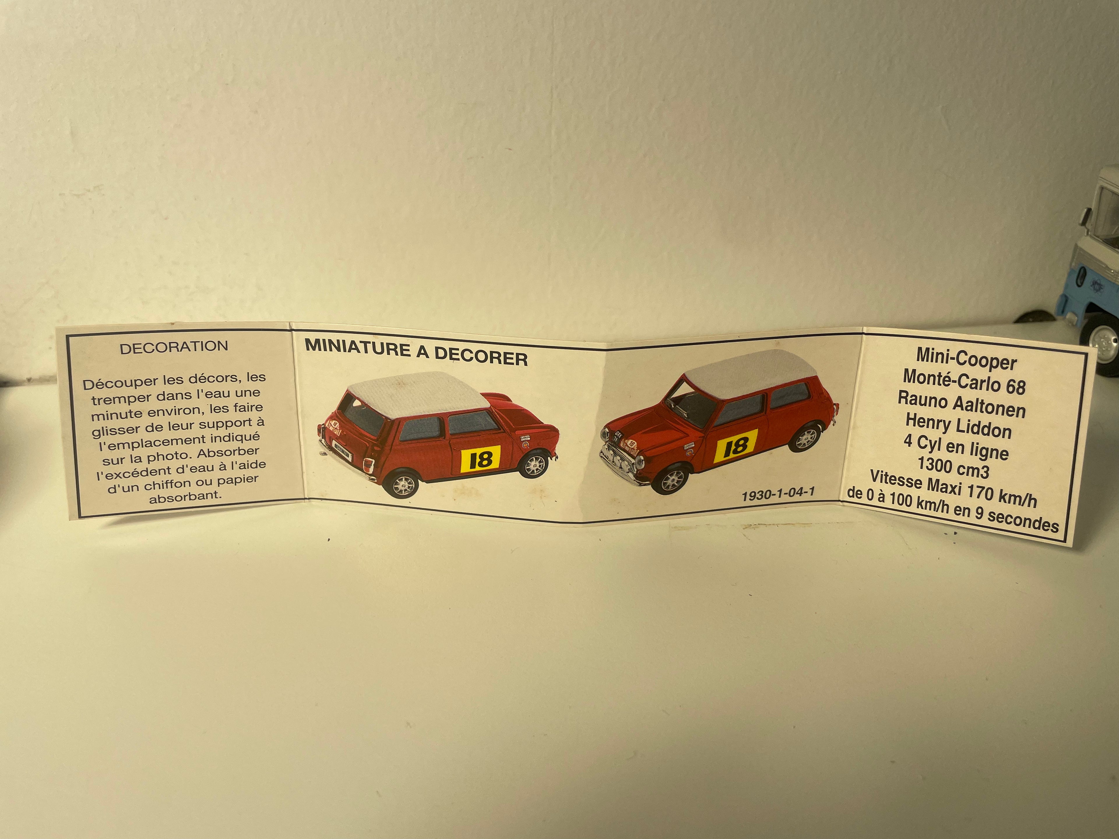 Mini Cooper Rood met Crème Wit Dak Nummer 18 van 1968 - Solido Referentie 1930