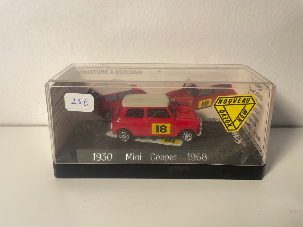 Mini Cooper Rood met Crème Wit Dak Nummer 18 van 1968 - Solido Referentie 1930