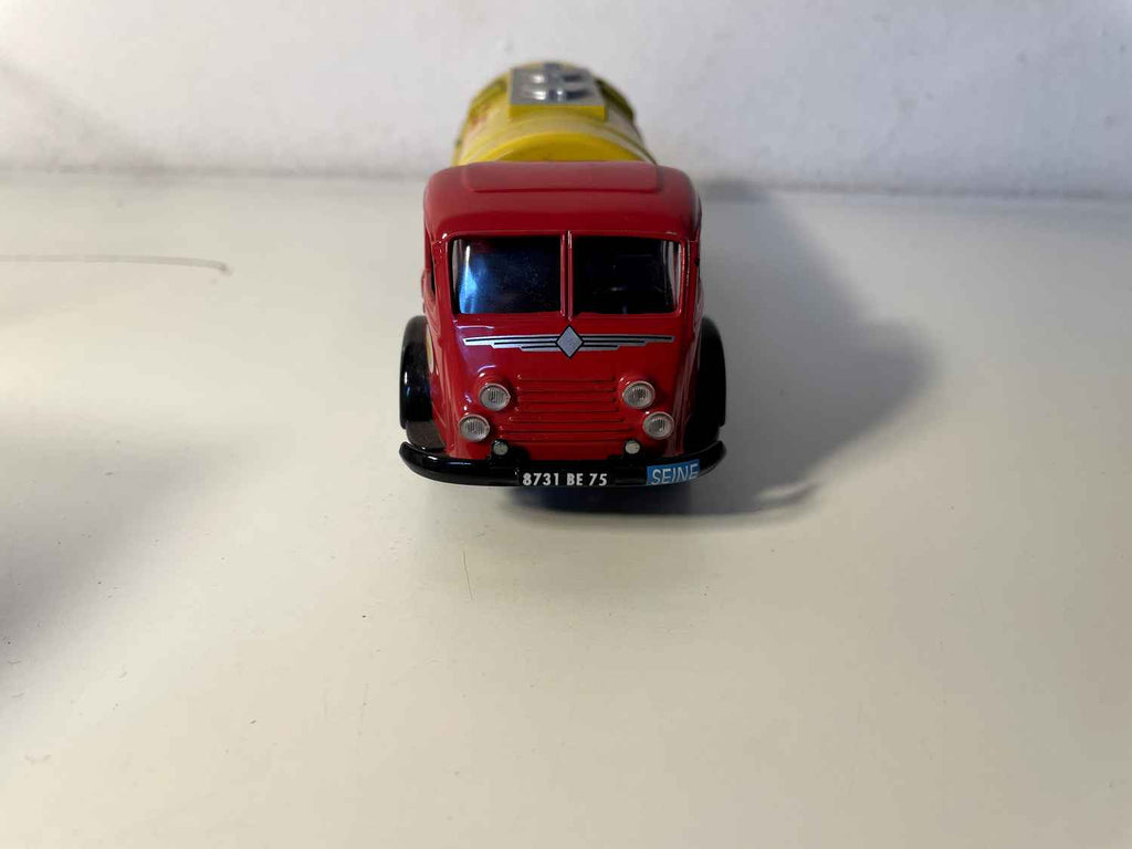 Czerwony, pomarańczowo-żółty i czarny samochód ciężarowy Renault Fainéant z 1957 roku SHELL - CORGI Classics nr 71205