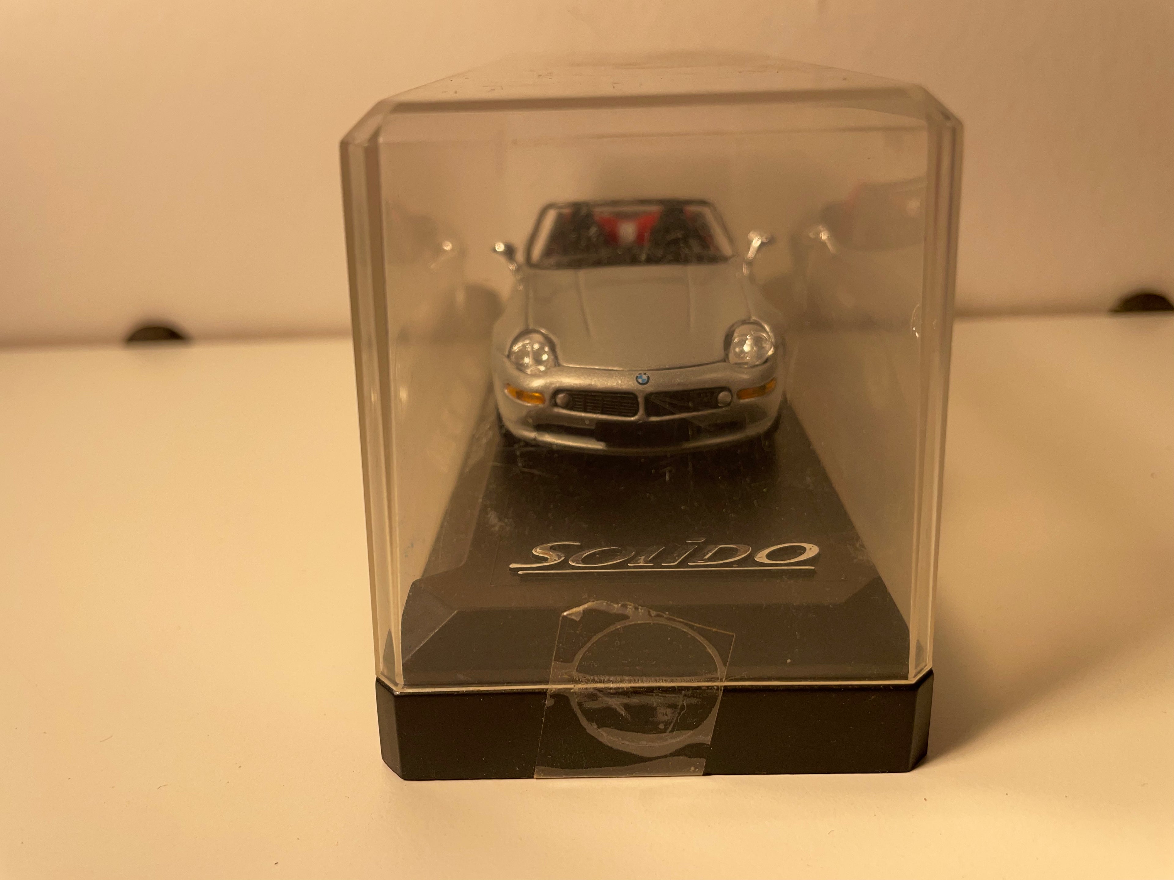 Grey BMW Z8 aus 2000 (Solido Referenz 1561)