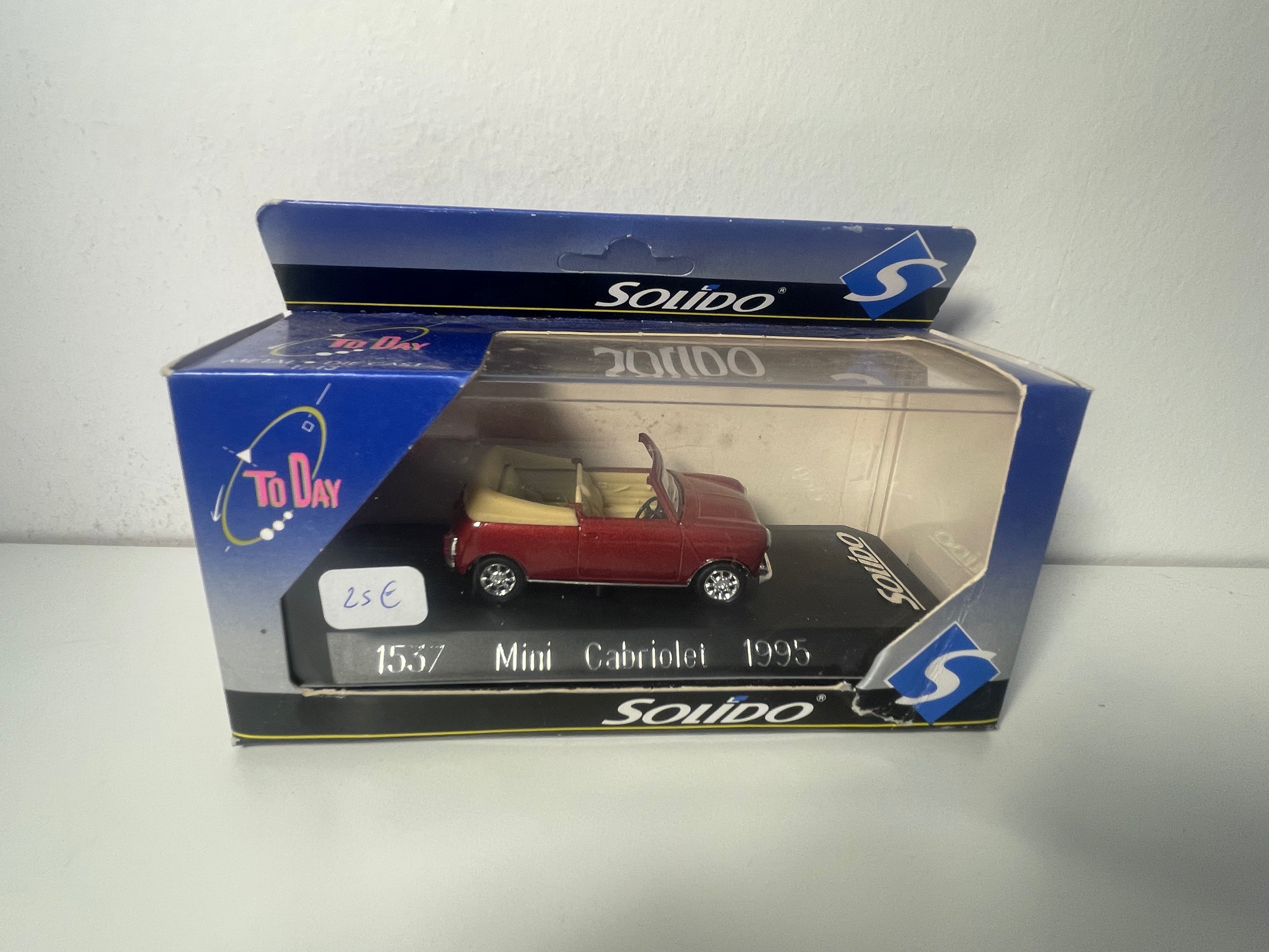Mini cabriolet bordeaux z 1995 roku - Solido numer 1537