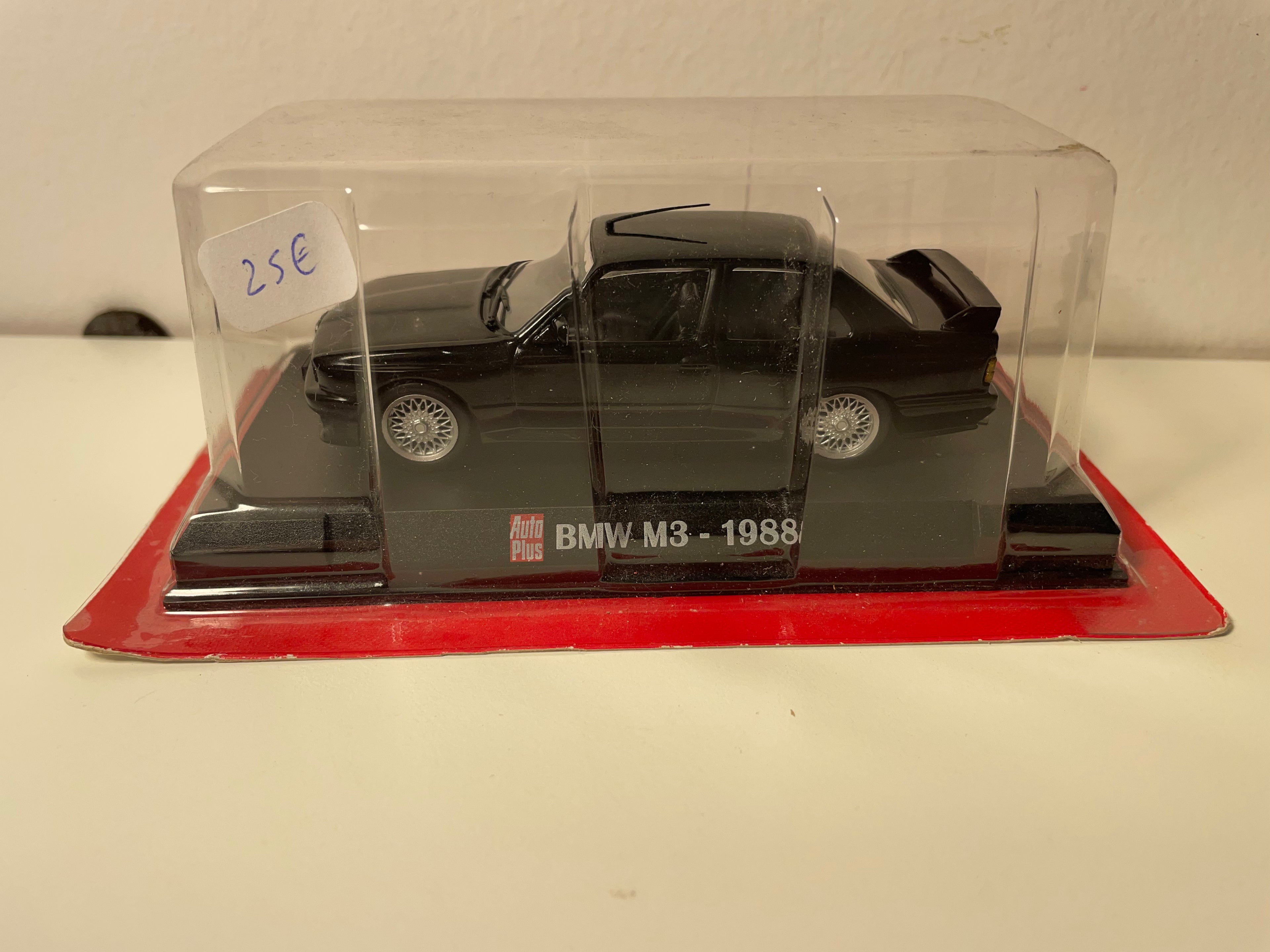 BMW M3 Preta de 1988 - Auto Plus
